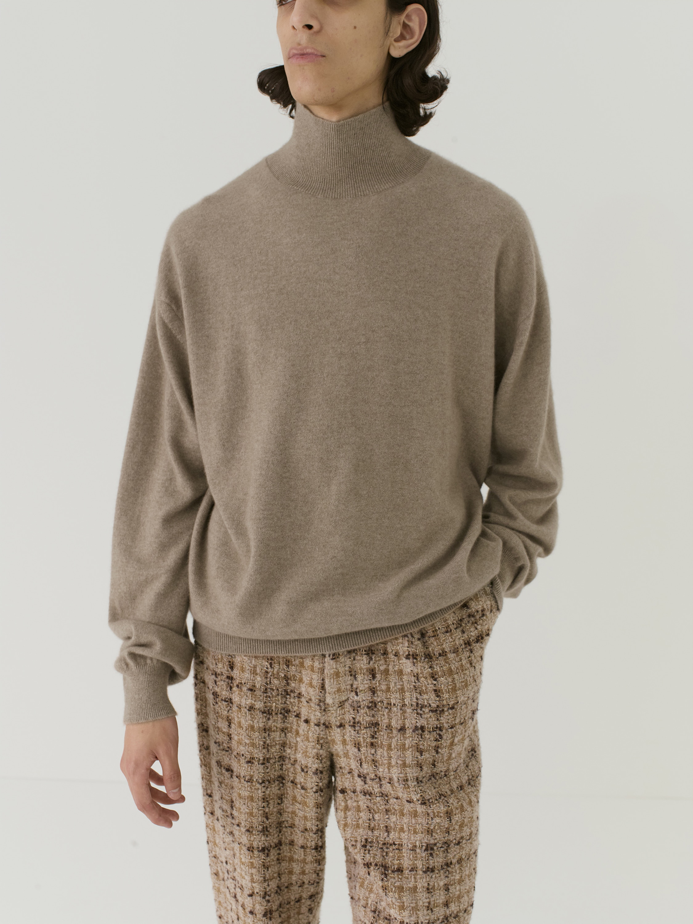 オーラリー AURALEE BABY CASHMERE KNIT TURTLE カシミヤタートルネックニット A23AT04BC ブラウン サイズ：4  - メンズファッション