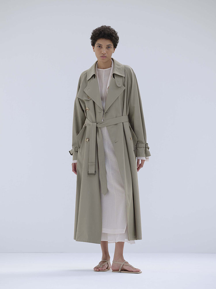 WASHED FINX SILK CHAMBRAY TRENCH COAT - AURALEE