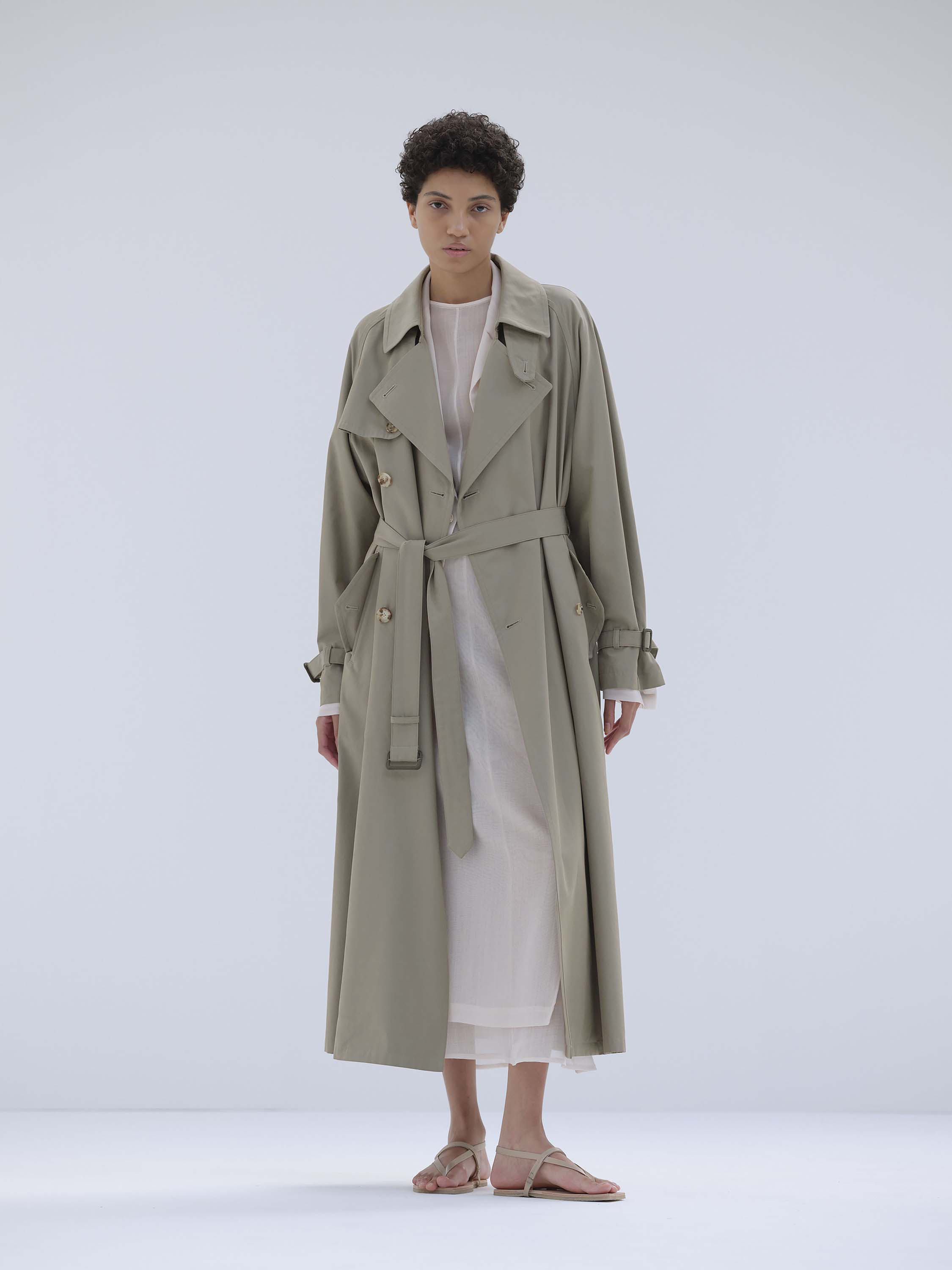 WASHED FINX SILK CHAMBRAY TRENCH COAT | vuzelia.com