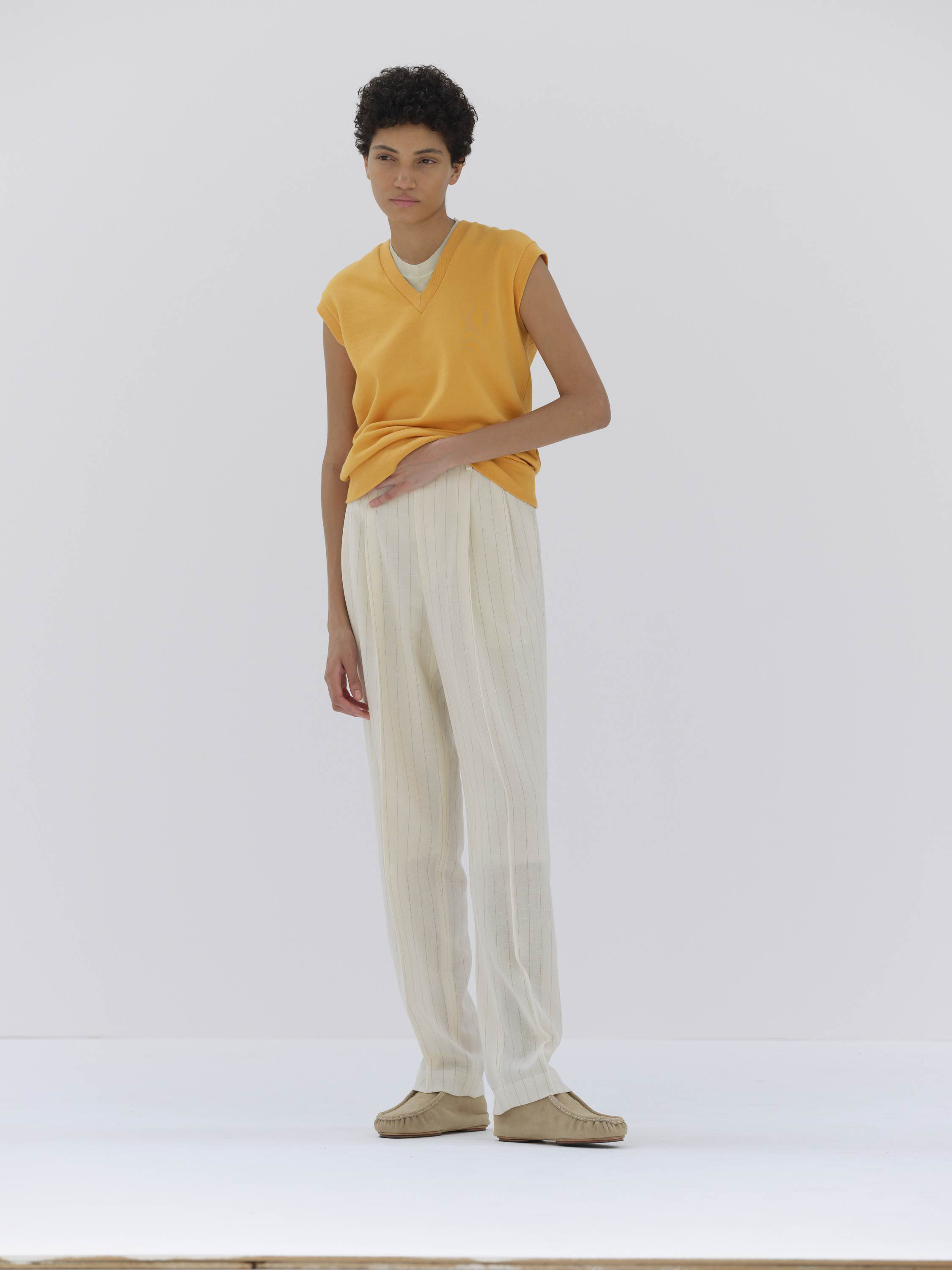LIGHT FLOWY SWEAT V-NECK VEST 詳細画像 LIGHT ORANGE 1