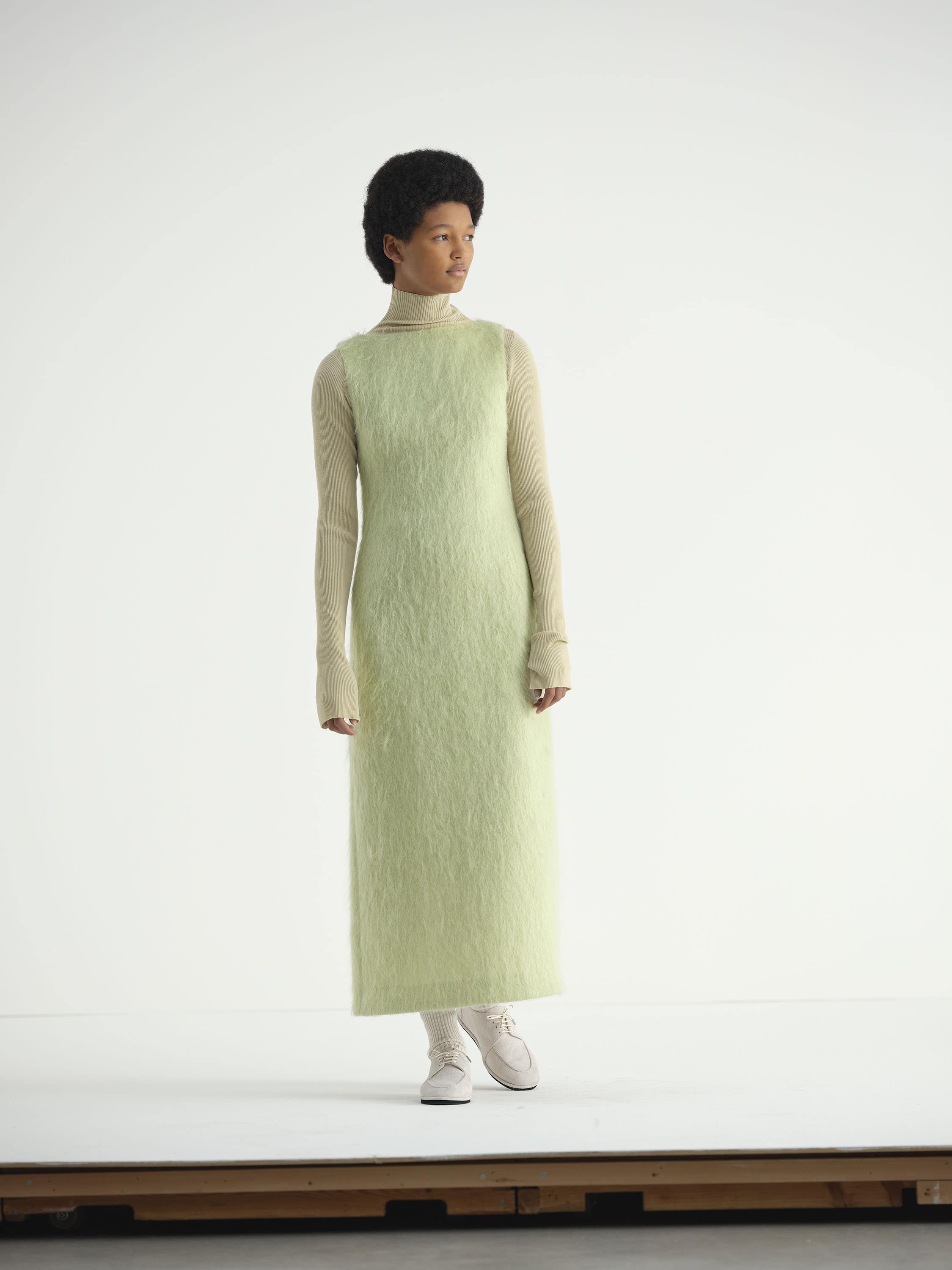 BRUSHED MOHAIR SHAGGY DRESS 詳細画像 LIGHT KHAKI 3