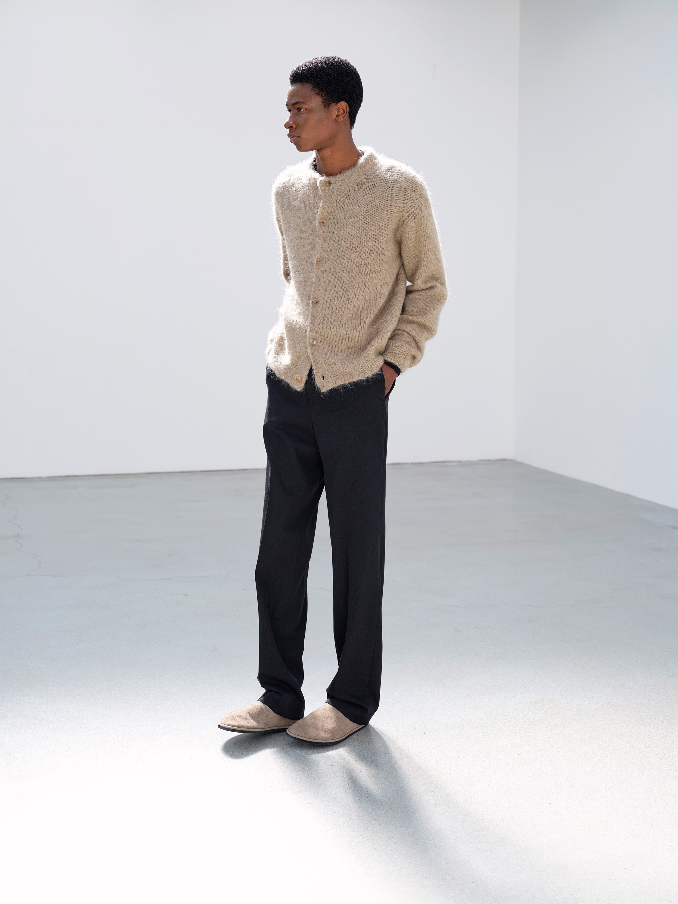 SUPER LIGHT WOOL SLACKS 詳細画像 BLACK 2