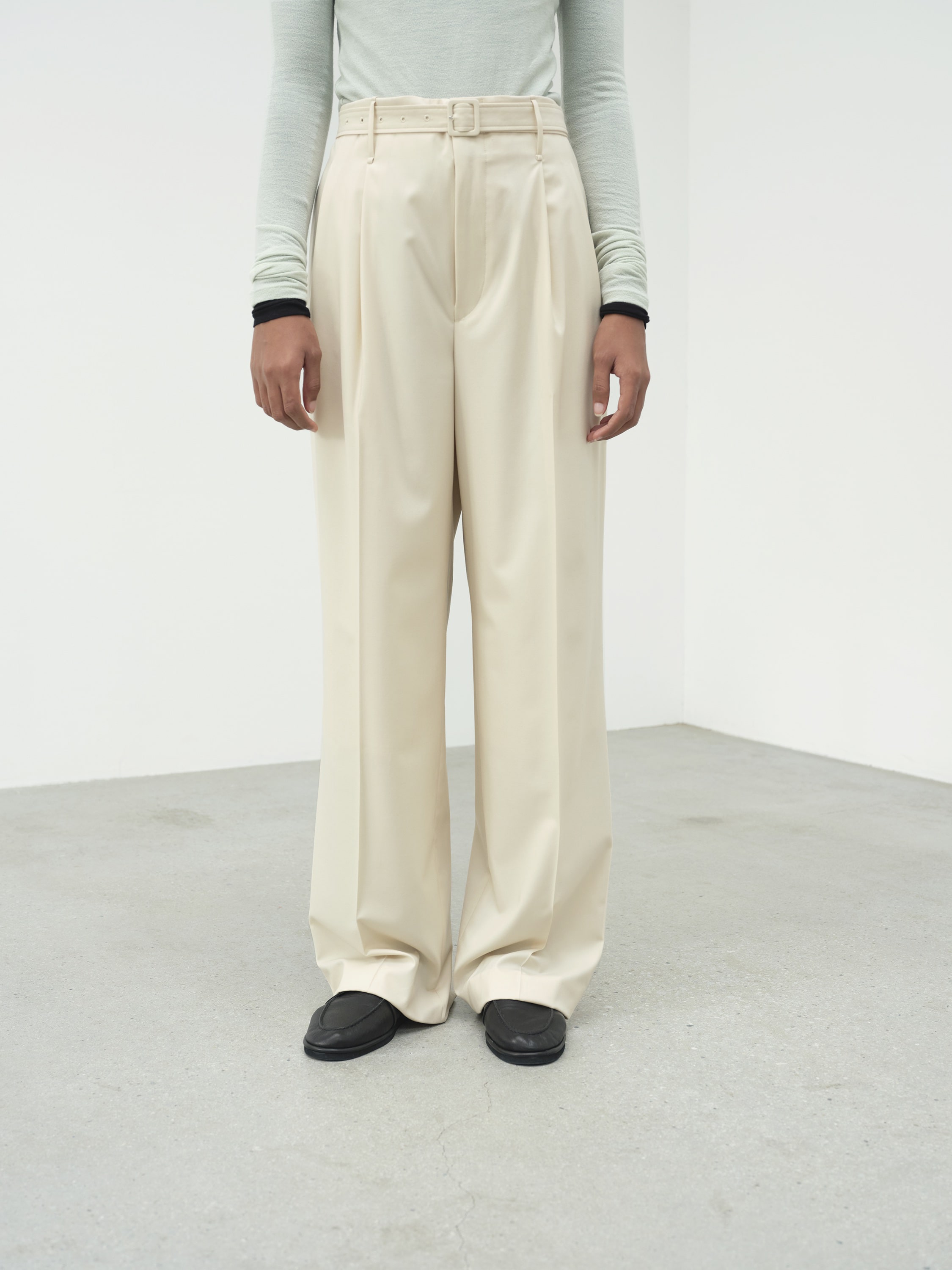 SUPER FINE TROPICAL WOOL SLACKS 詳細画像 IVORY BEIGE 1