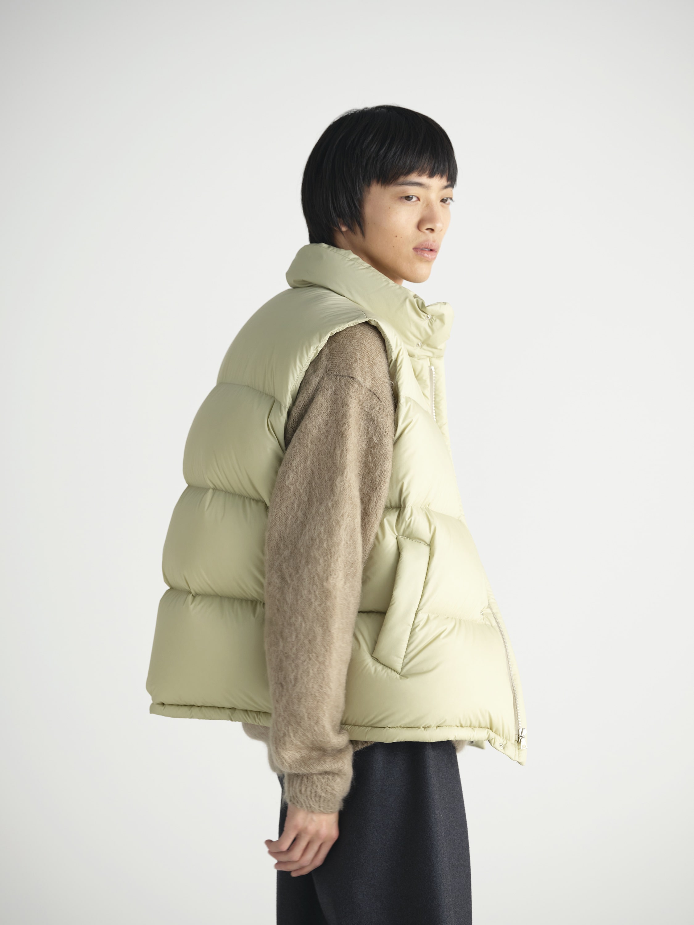 SUPER LIGHT NYLON RIPSTOP DOWN VEST 詳細画像 LIGHT KHAKI 3