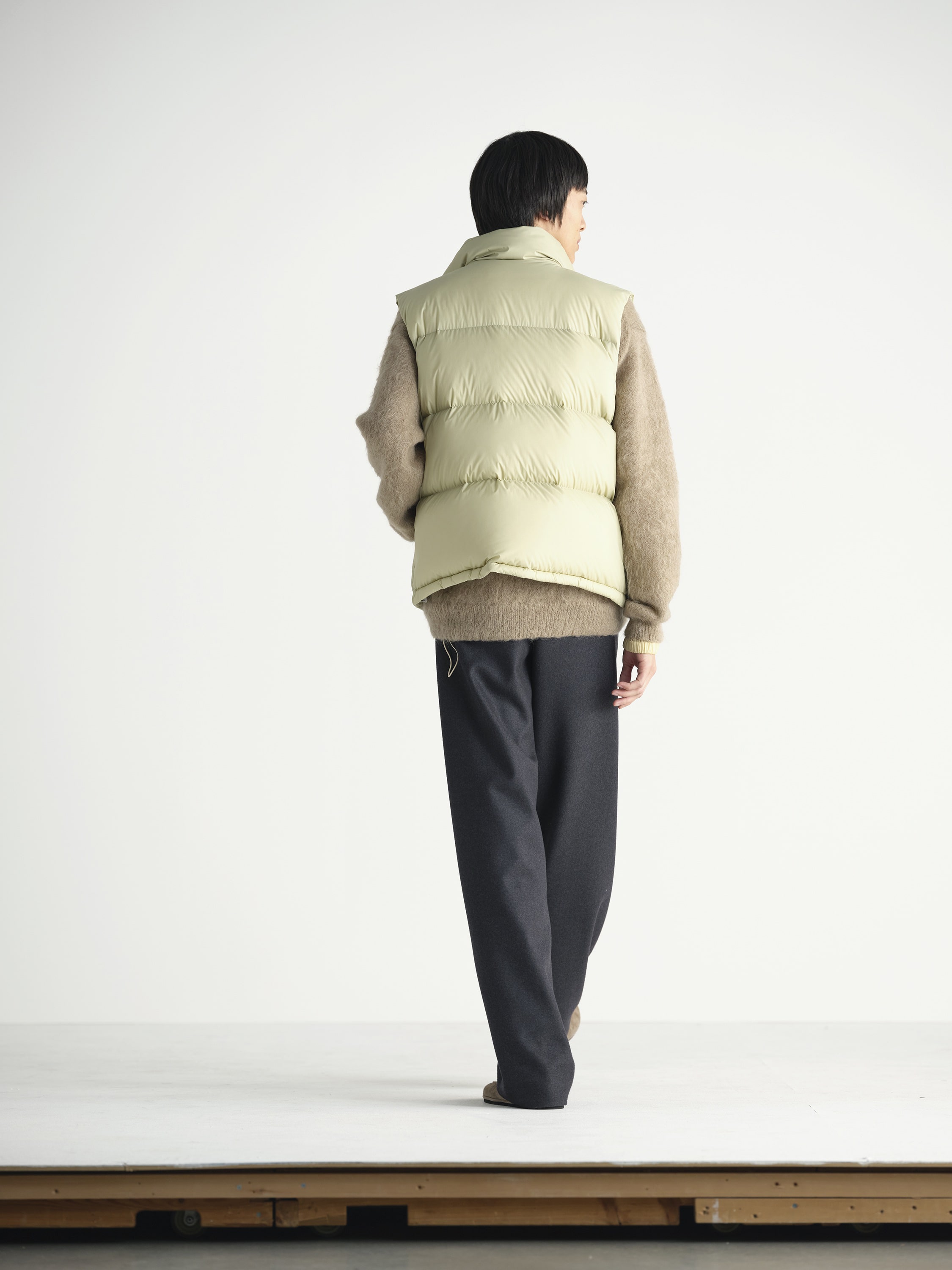 SUPER LIGHT NYLON RIPSTOP DOWN VEST 詳細画像 LIGHT KHAKI 4