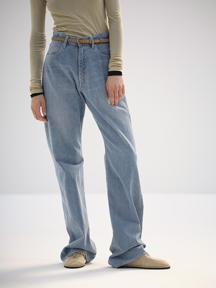 A22SP02DEAuralee Selvage Faded Light Denim Pants