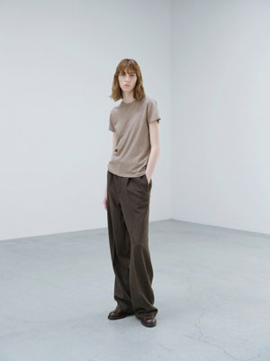 SEAMLESS CREW NECK TEE