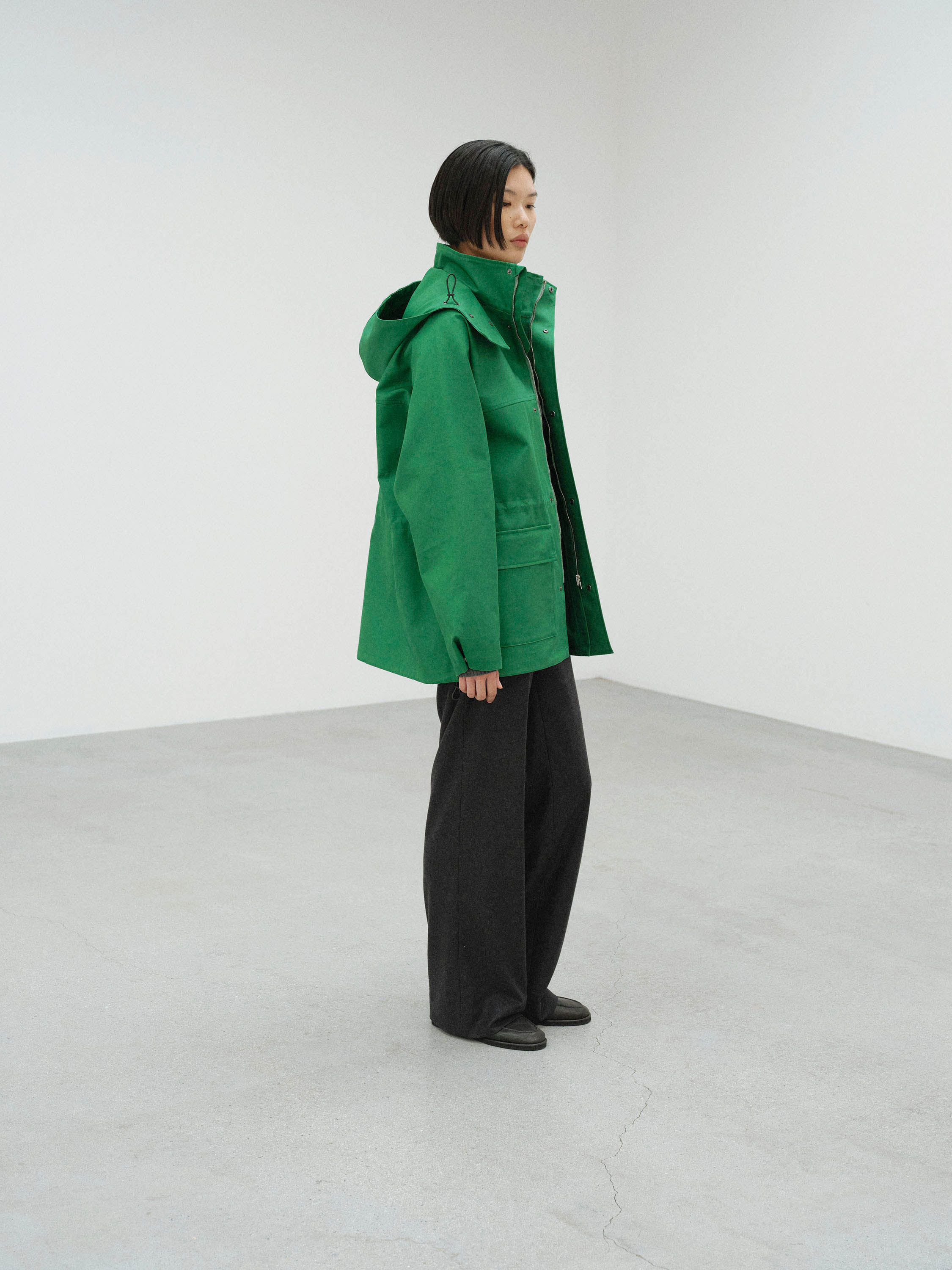 HIGH-DENSITY BONDED COTTON GABARDINE BLOUSON 詳細画像 GREEN 3
