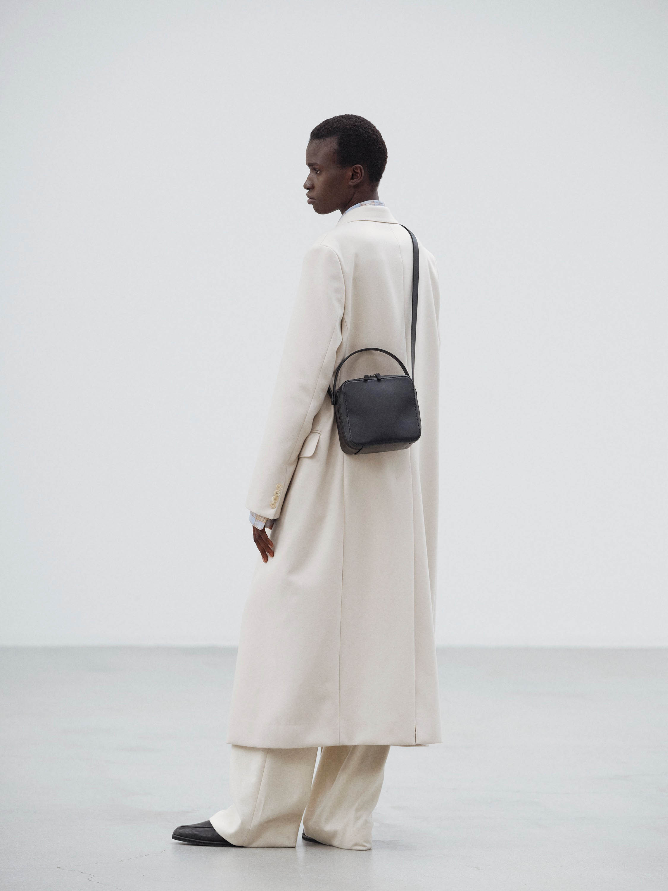 LEATHER SHOULDER BAG MADE BY AETA 詳細画像 BLACK 3