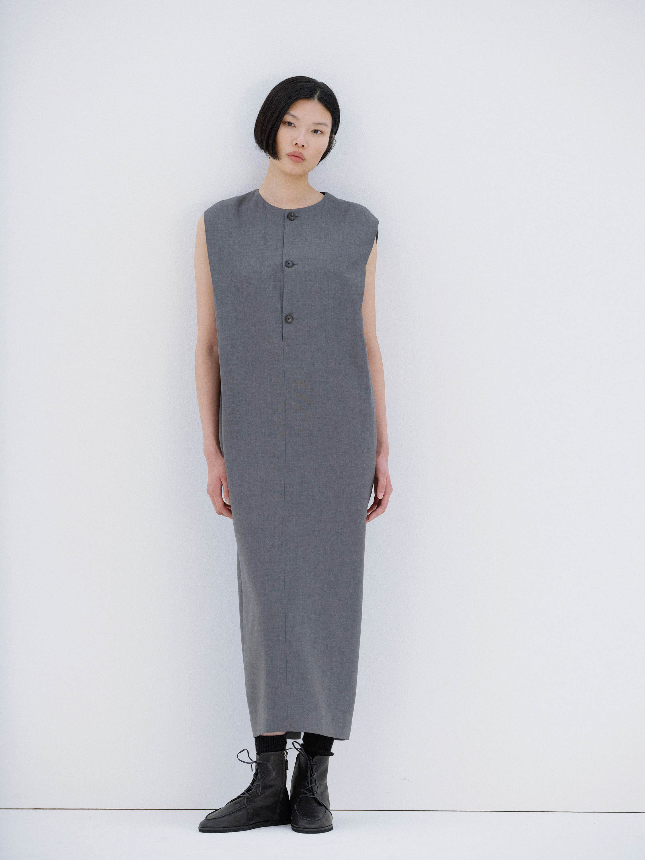 STRUCTURED WOOL DOUBLE CLOTH SLEEVELESS DRESS 詳細画像 TOP GRAY 1