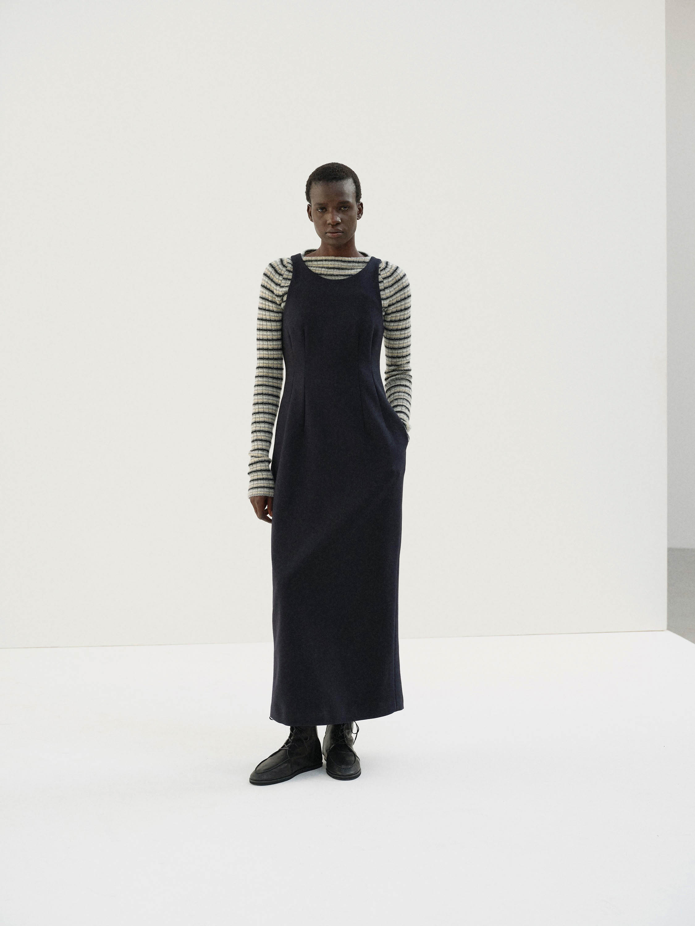 TENSE WOOL DOUBLE CLOTH SLEEVELESS DRESS 詳細画像 DARK NAVY 1