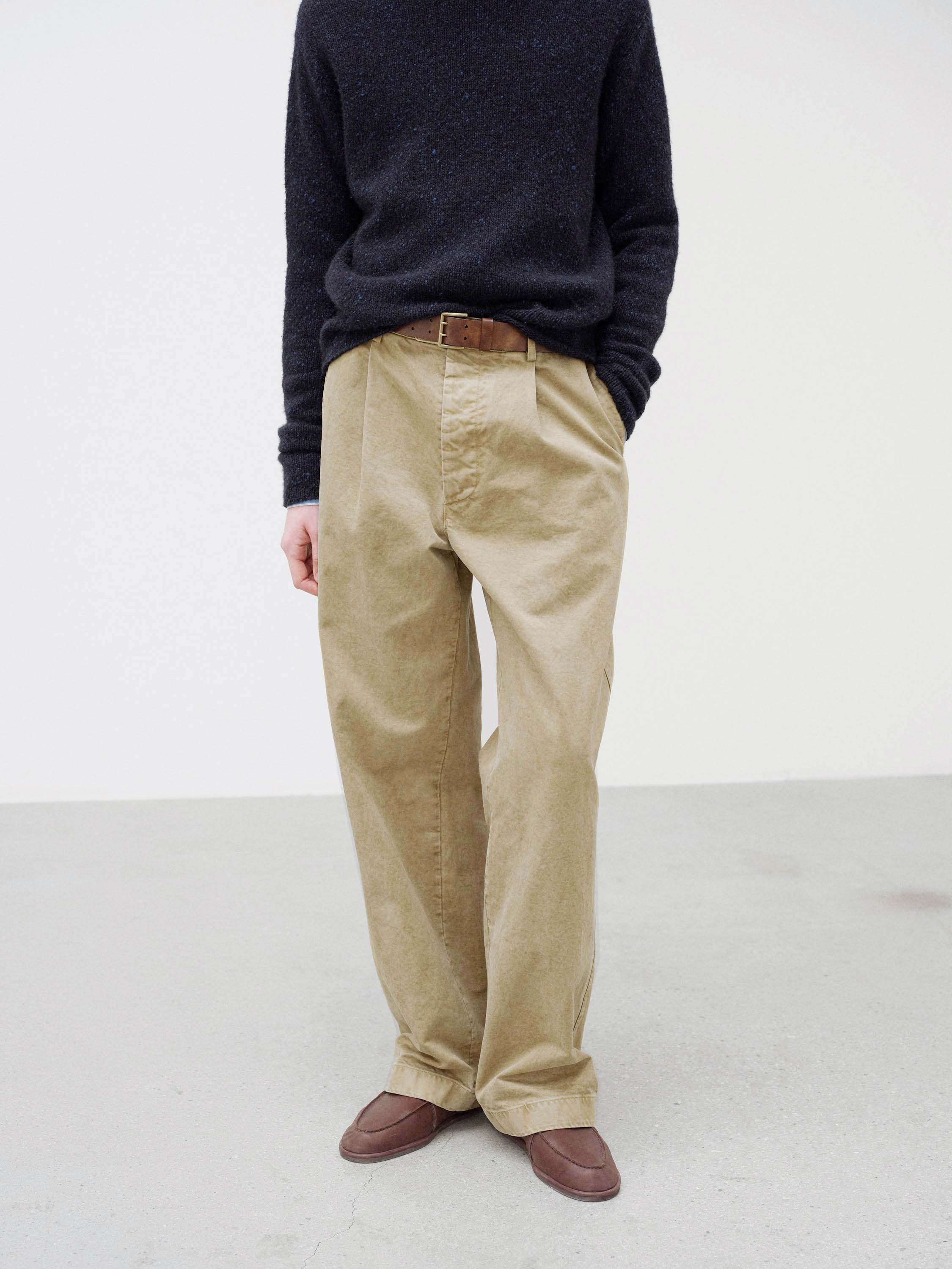 PRODUCT DYED FINX CHINO ONE-TUCK PANTS 詳細画像 BEIGE 2
