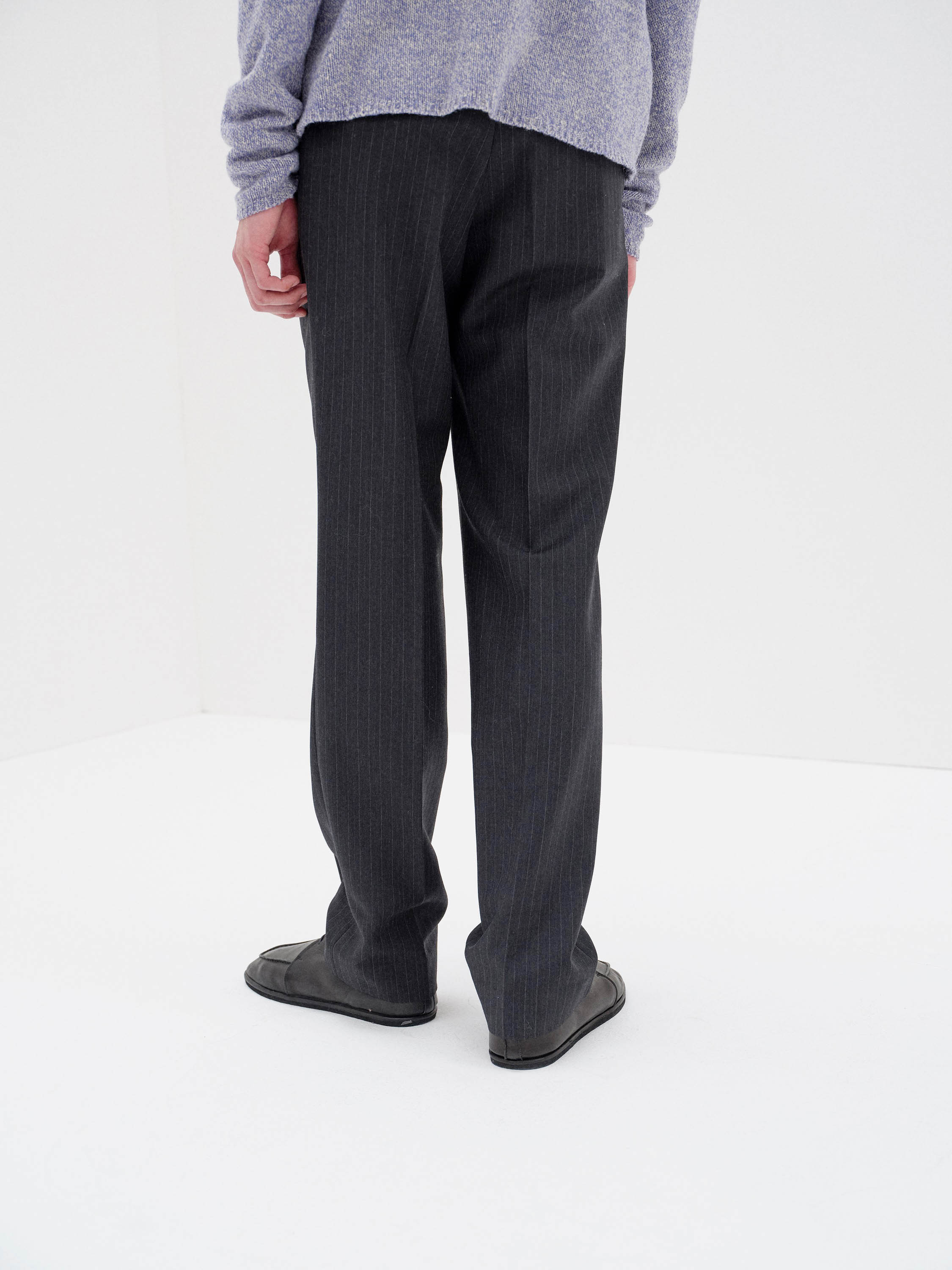 BLUEFACED WOOL TWO-TUCK SLACKS 詳細画像 CHARCOAL NAVY STRIPE 4