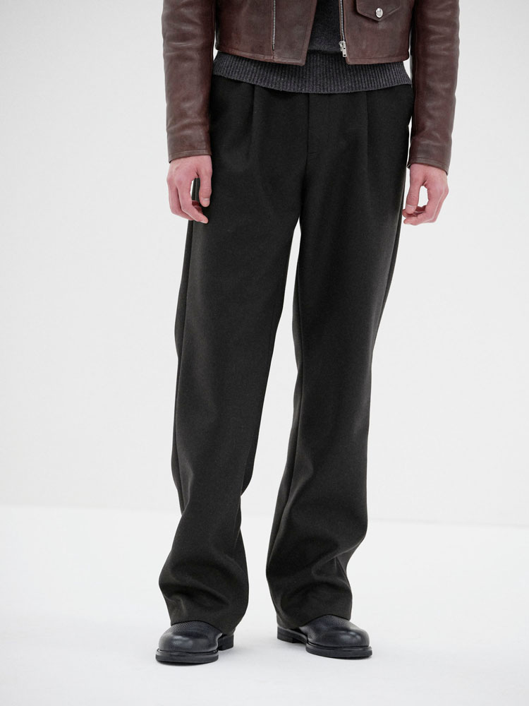 LIGHT MELTON ONE-TUCK SLACKS - AURALEE Official Website