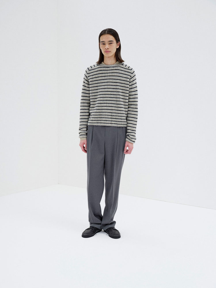 LIGHT WOOL MAX GABARDINE TWO-TUCK SLACKS