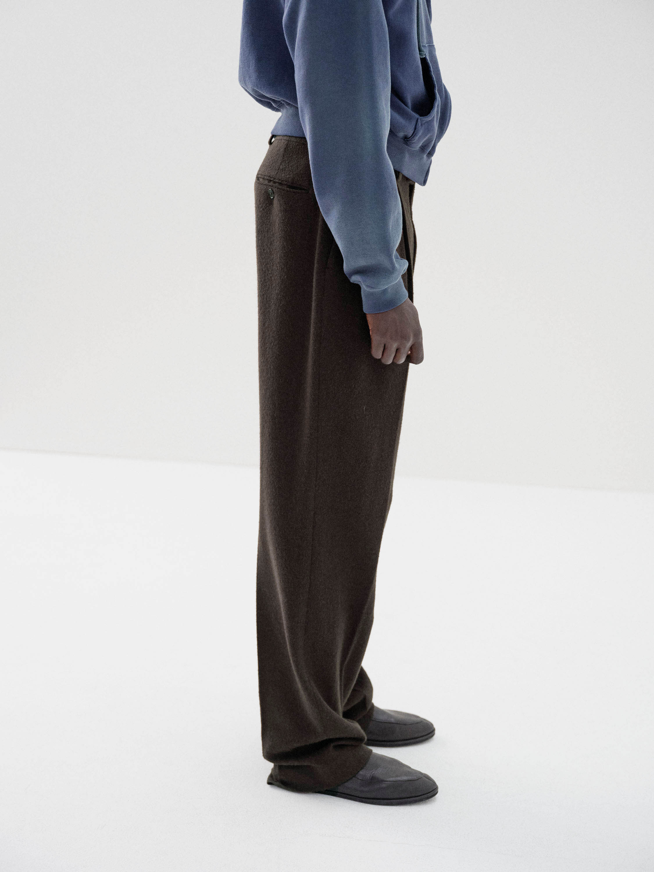 BABY CAMEL FLANNEL TWO-TUCK SLACKS 詳細画像 DARK BROWN 4