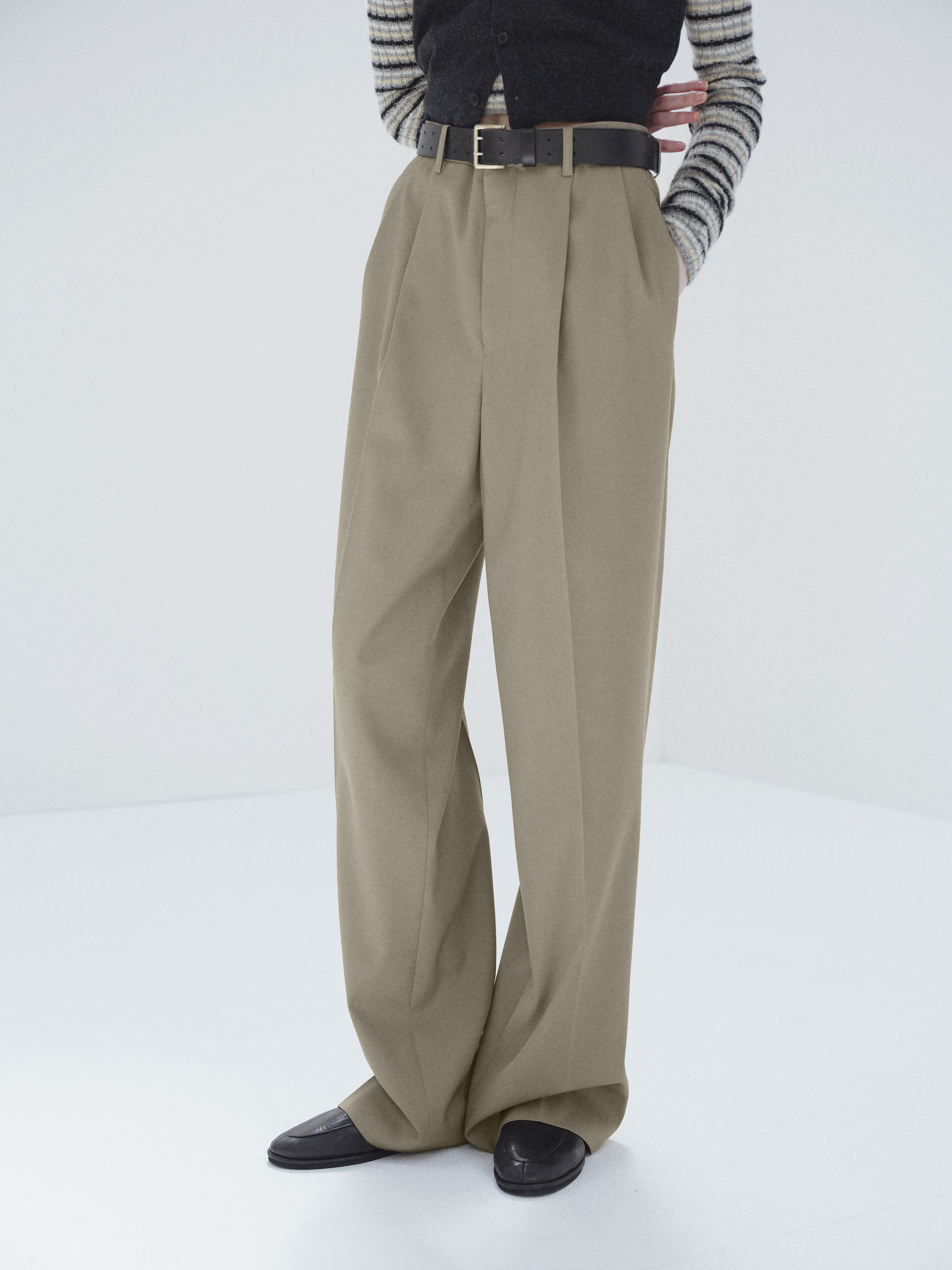 LIGHT WOOL MAX GABARDINE TWO-TUCK SLACKS 詳細画像 KHAKI CHAMBRAY 2
