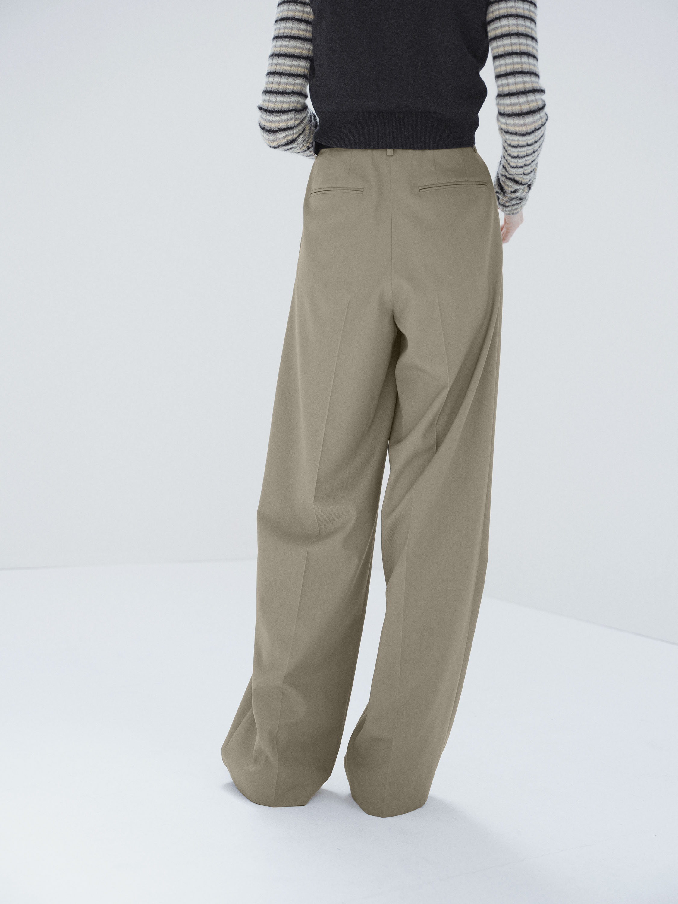 LIGHT WOOL MAX GABARDINE TWO-TUCK SLACKS 詳細画像 KHAKI CHAMBRAY 3
