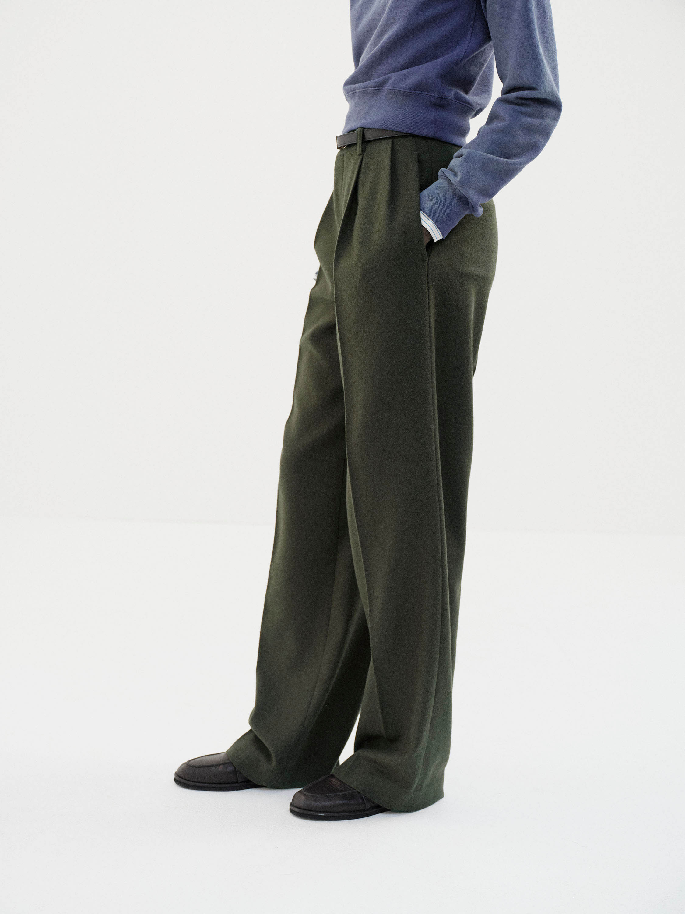 BABY CAMEL FLANNEL TWO-TUCK SLACKS 詳細画像 DARK OLIVE 3
