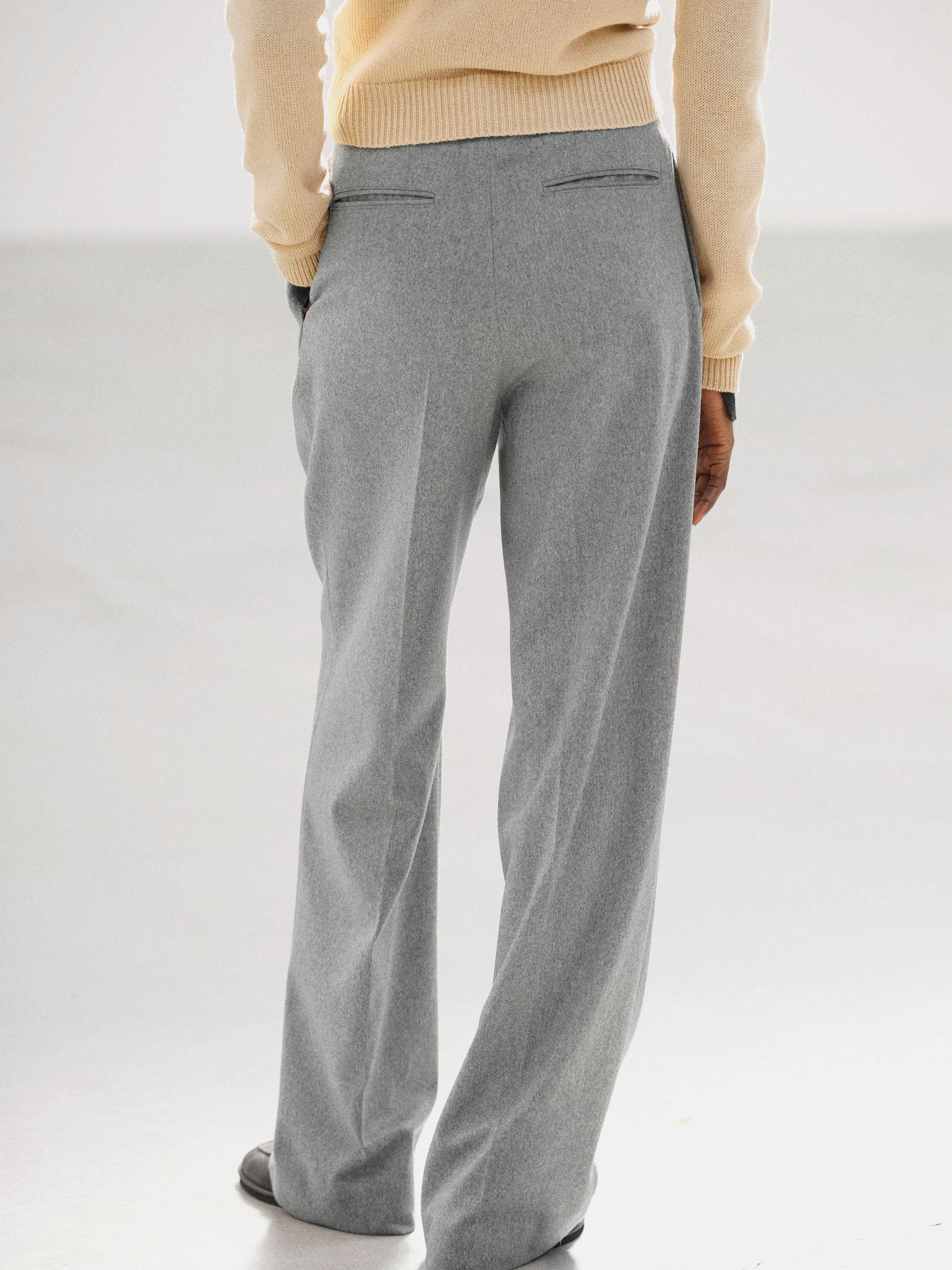 CASHMERE MOLESKIN TWO-TUCK SLACKS 詳細画像 TOP GRAY 4