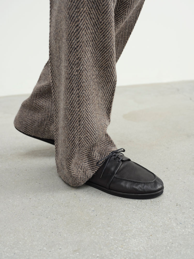 LEATHER LACE-UP SHOES