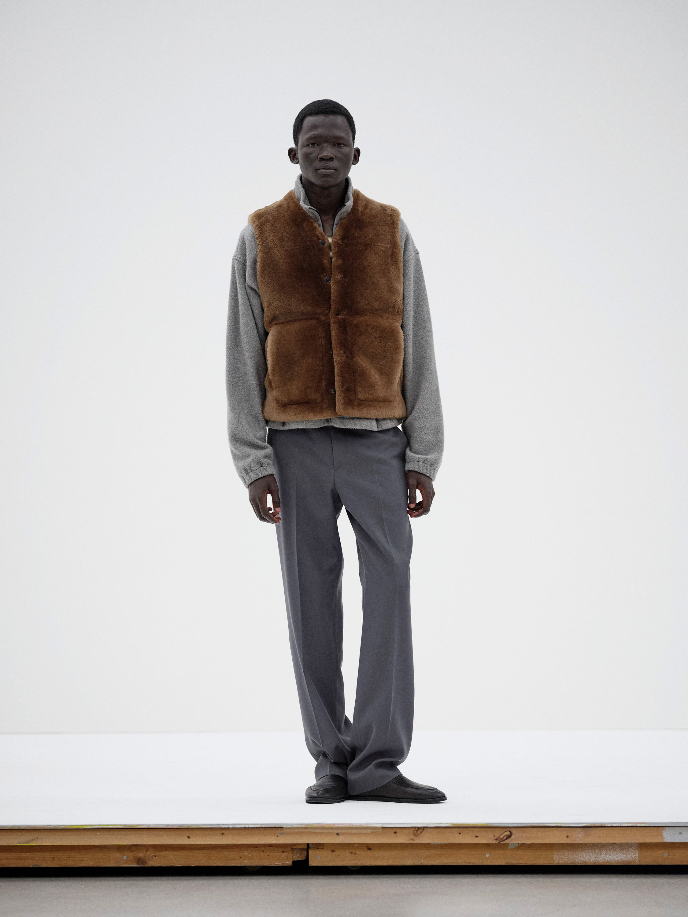 STRAIGHT MERINO MOUTON FUR VEST 詳細画像 BROWN 3