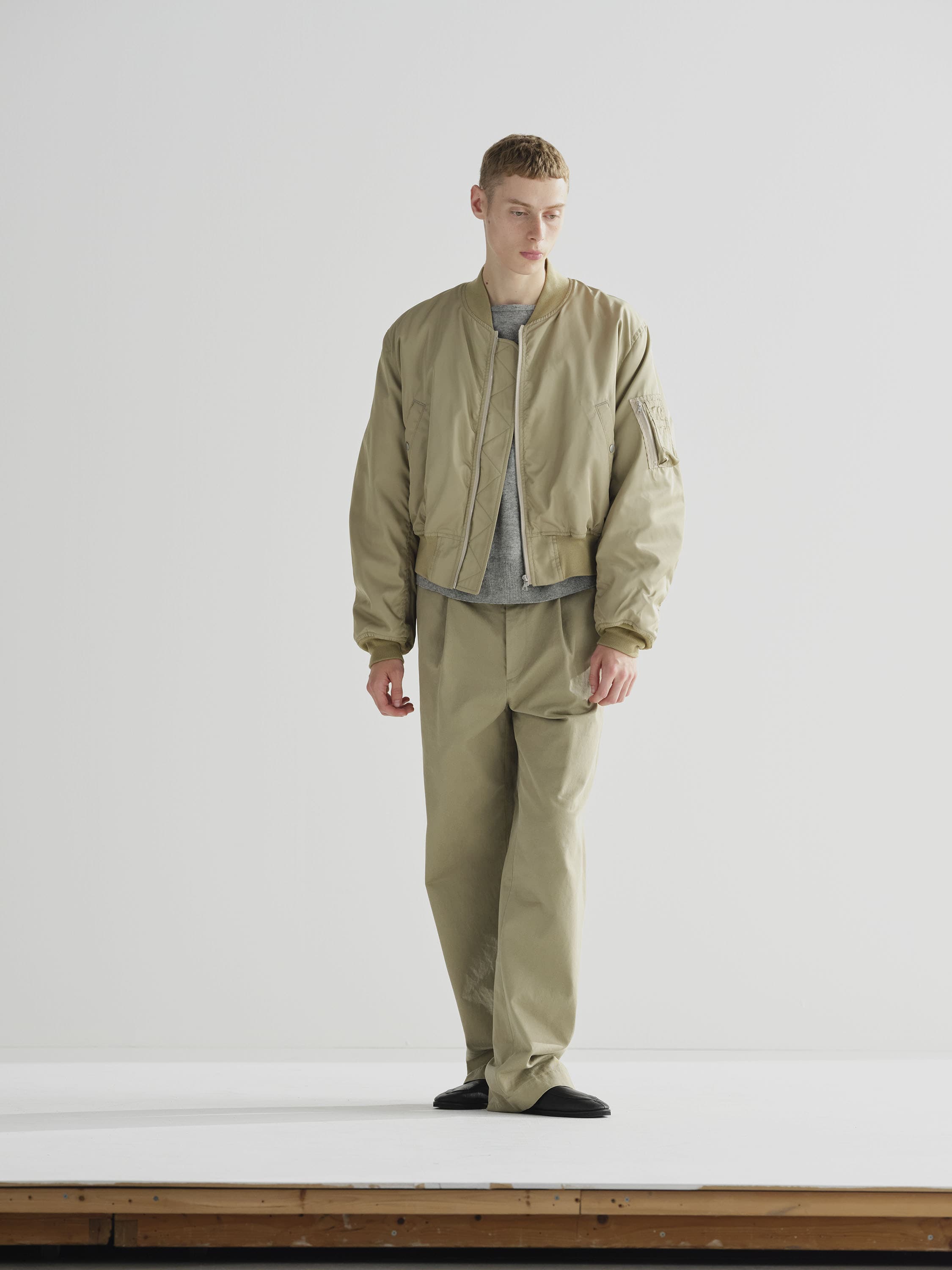 HIGH DENSITY SILK TWILL FLIGHT BLOUSON 詳細画像 KHAKI BEIGE 3