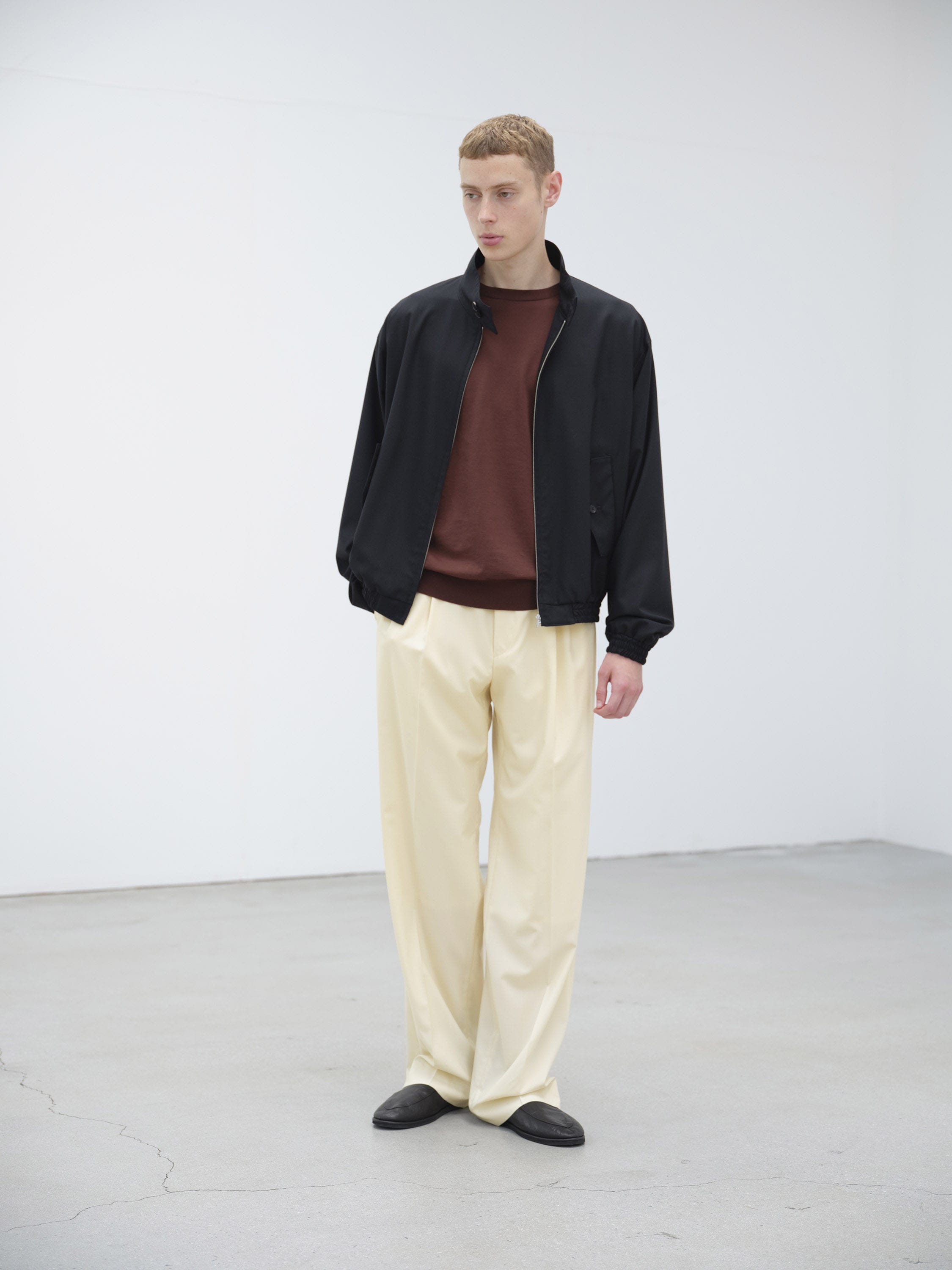 SUPER FINE TROPICAL WOOL TWO-TUCK SLACKS 詳細画像 IVORY 2