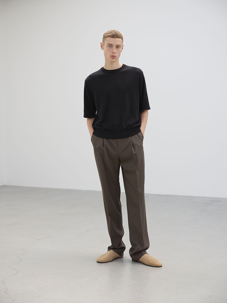 LIGHT WOOL MAX GABARDINE TWO-TUCK SLACKS