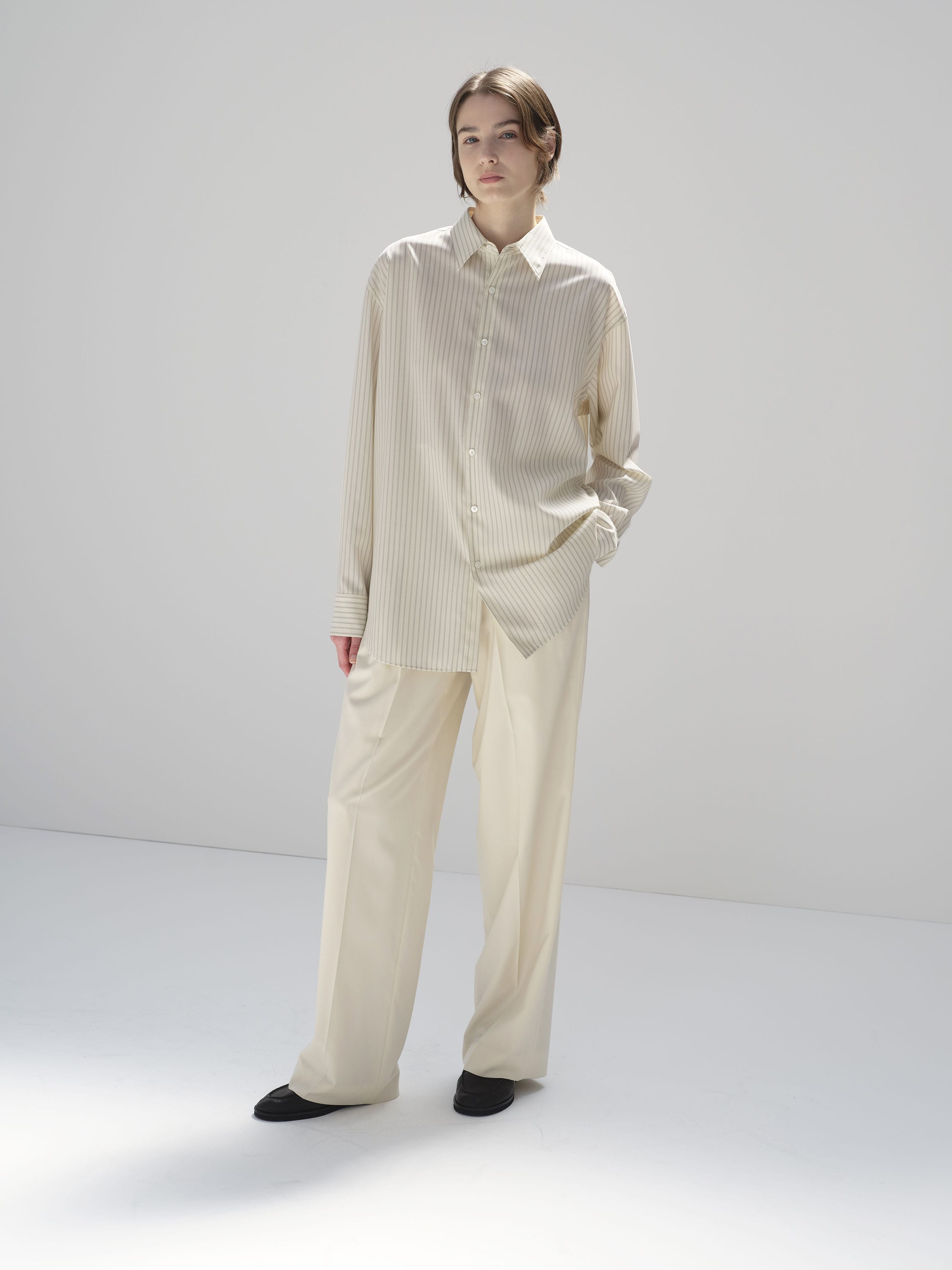 SUPER FINE TROPICAL WOOL TWO-TUCK SLACKS 詳細画像 IVORY 1