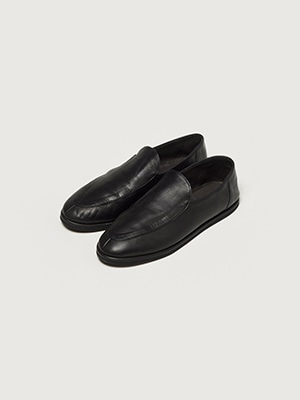 SOFT LEATHER LOAFERS