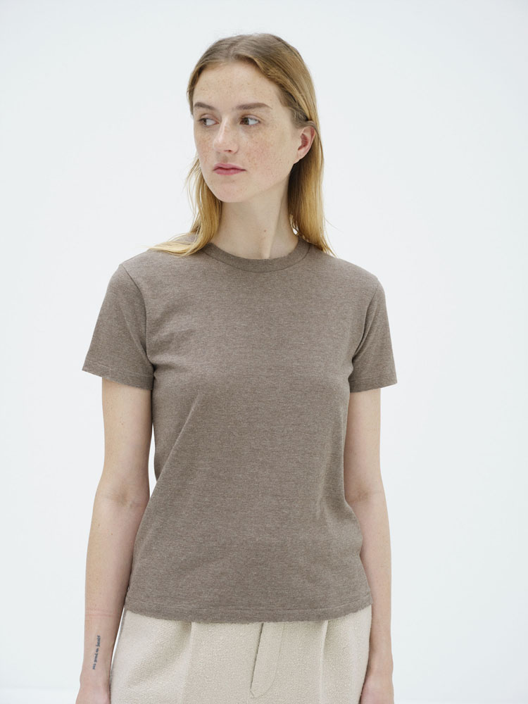 SEAMLESS CREW NECK TEE - AURALEE Official Website