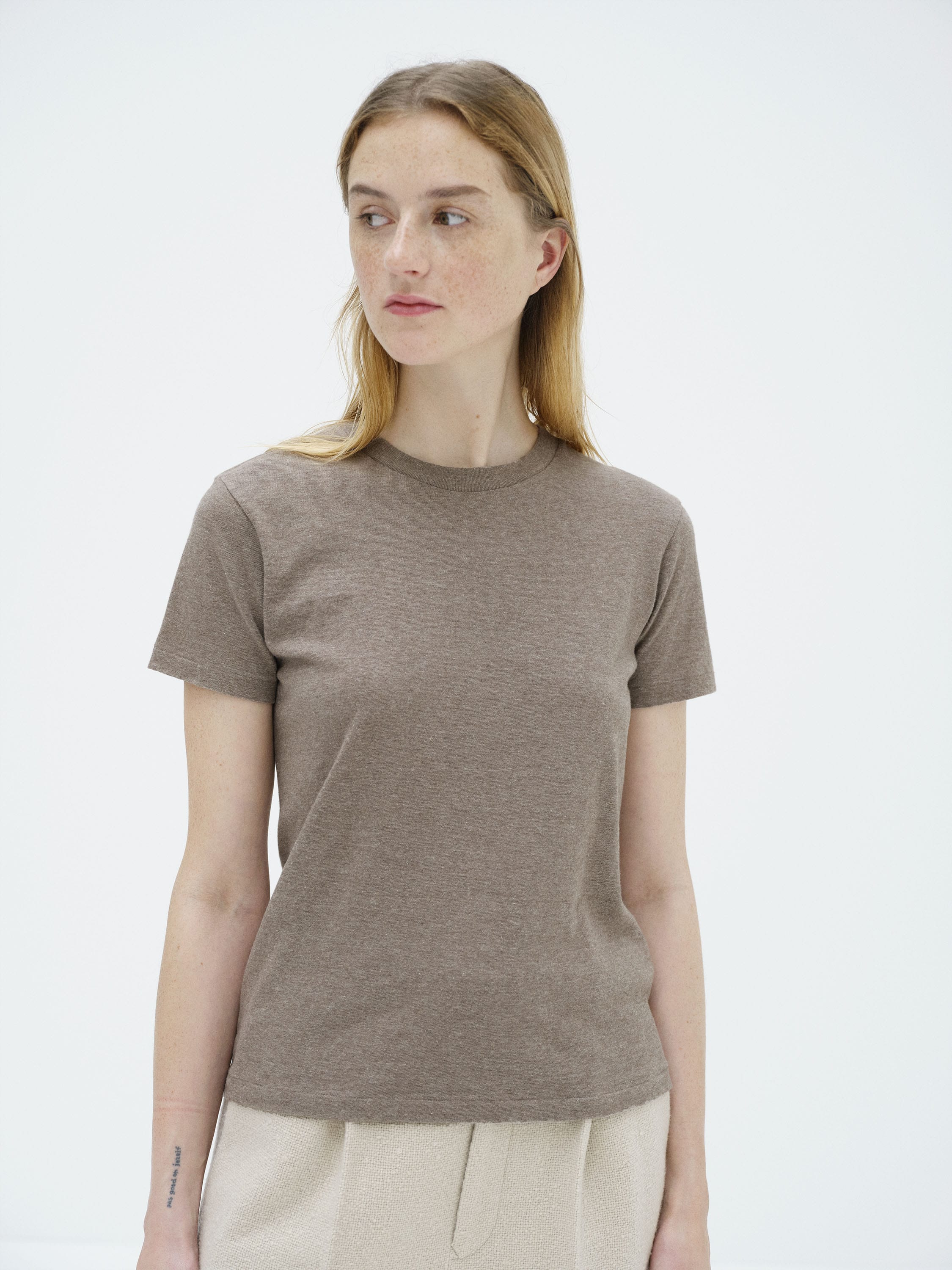 SEAMLESS CREW NECK TEE 詳細画像 TOP BROWN 1
