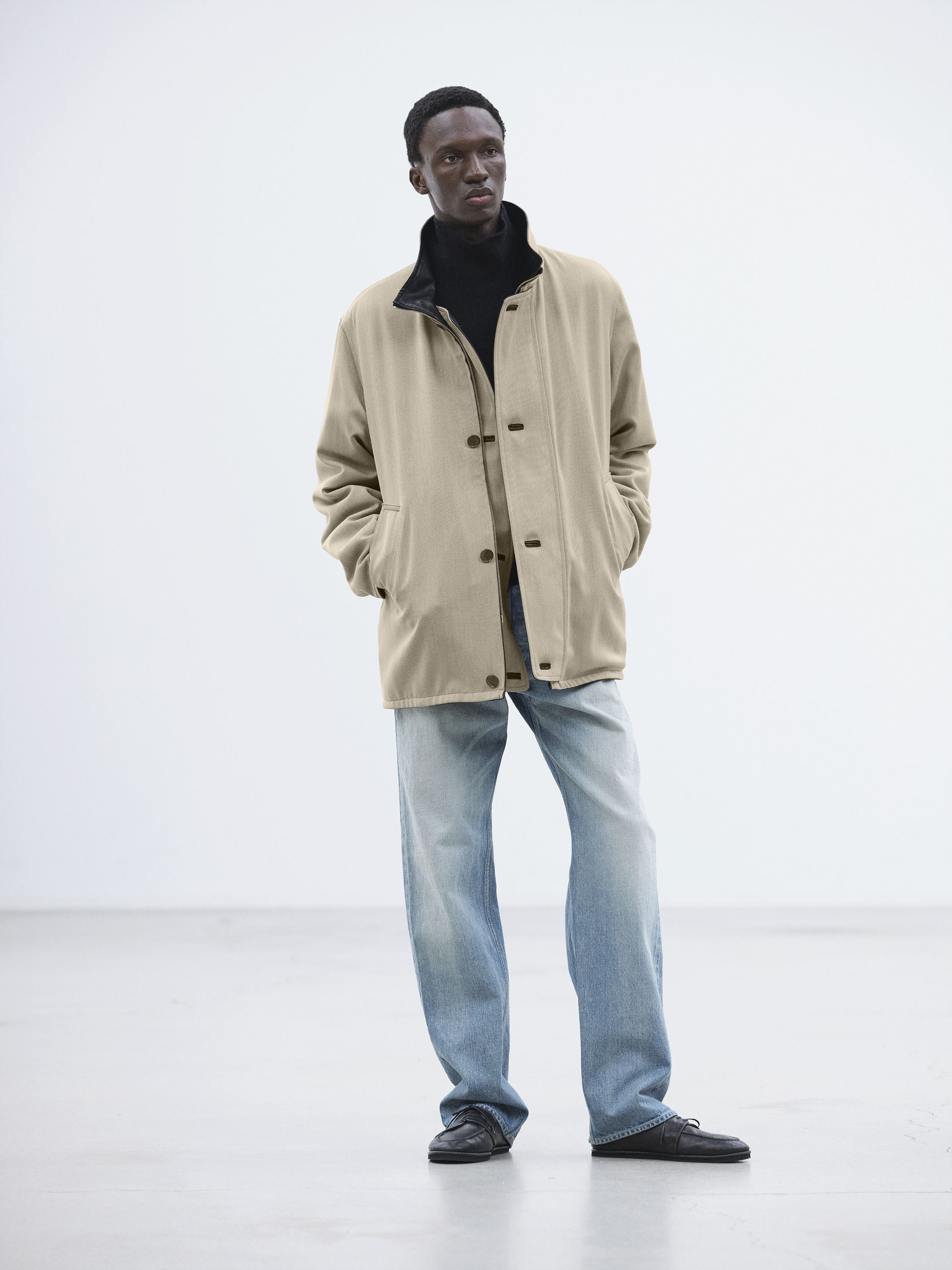 REVERSIBLE WOOL TWISTED TWILL / SHEEP LEATHER HALF COAT 詳細画像 KHAKI BEIGE CHAMBRAY × BLACK 3