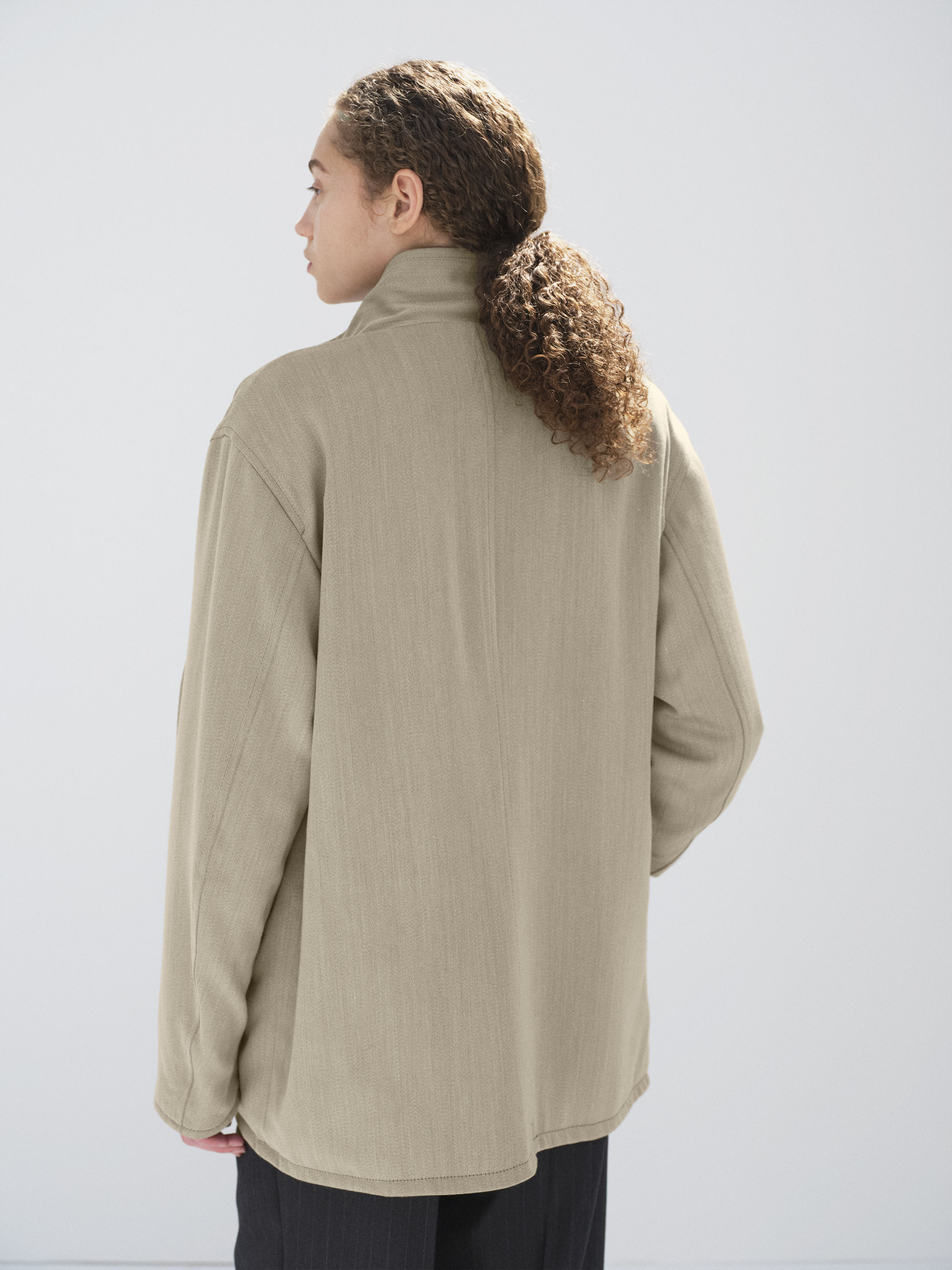 REVERSIBLE WOOL TWISTED TWILL / SHEEP LEATHER HALF COAT 詳細画像 KHAKI BEIGE CHAMBRAY &times; BLACK 4