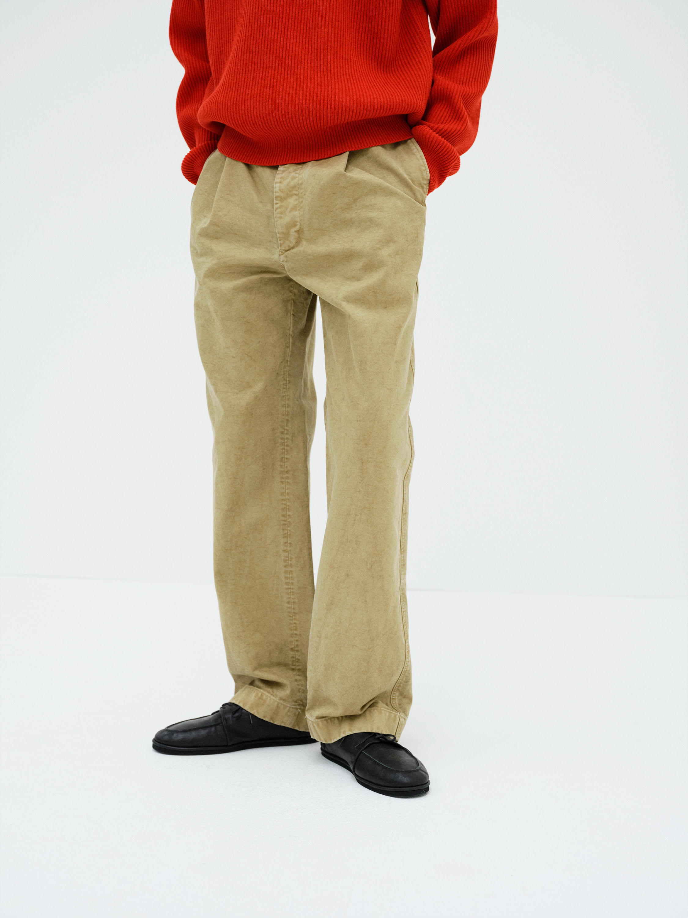 GARMENT-DYED FINX CHINO ONE-TUCK WIDE PANTS 詳細画像 LIGHT BEIGE 2