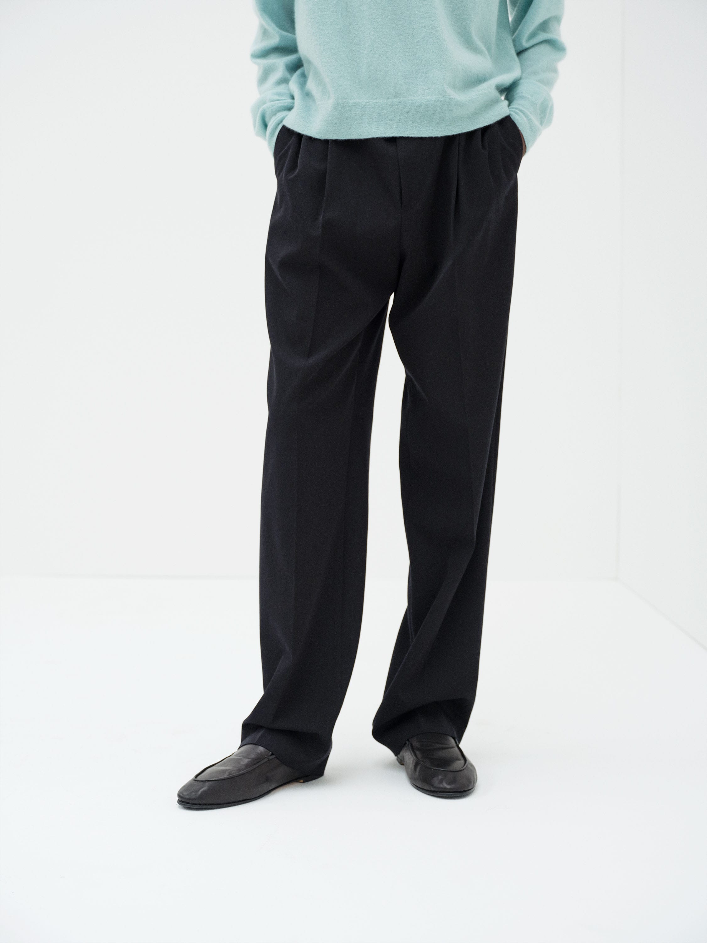 LIGHT WOOL MAX GABARDINE TWO-TUCK SLACKS 詳細画像 TOP BLACK 1