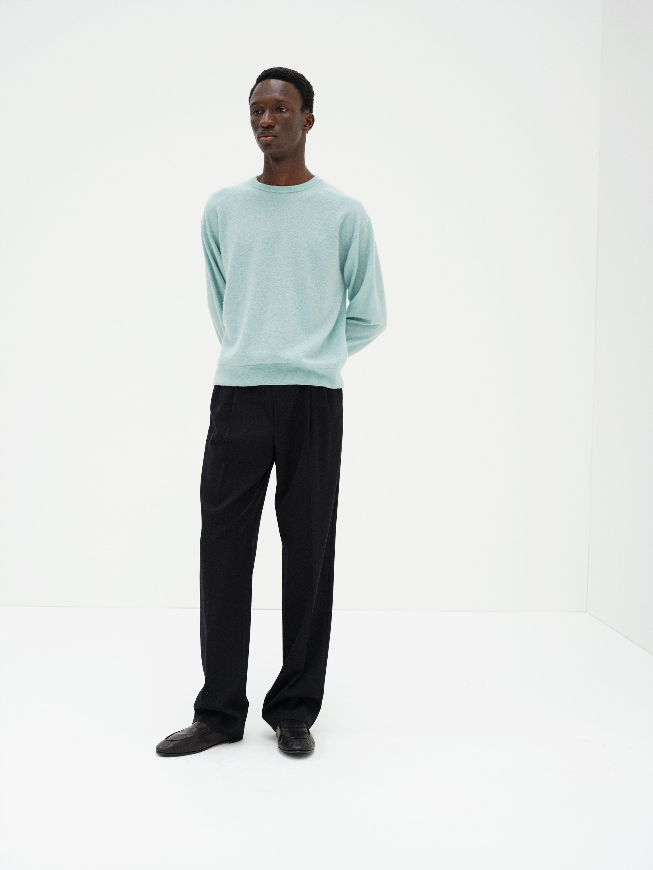 LIGHT WOOL MAX GABARDINE TWO-TUCK SLACKS 詳細画像 TOP BLACK 2
