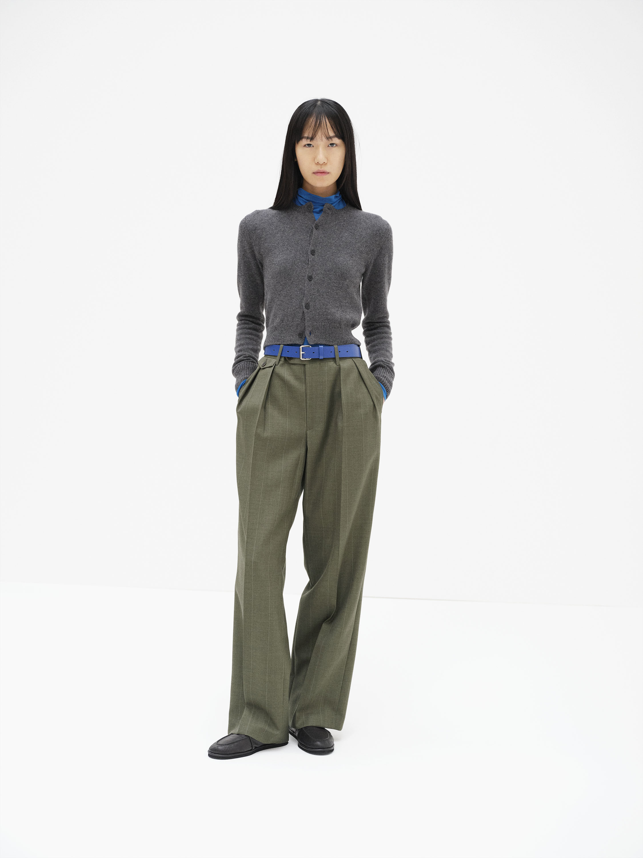 カ*ス様 AURALEE BLUEFACED WOOL TWO-TUCK SLA BLUEFACED WOOL TWO-TUCK SLACKS - AURALEE Official Website