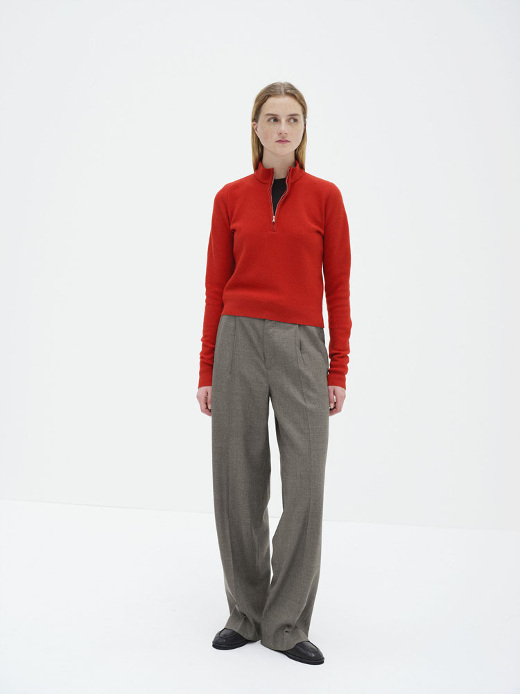 SUPER LIGHT WOOL TWO-TUCK SLACKS - AURALEE Official Website