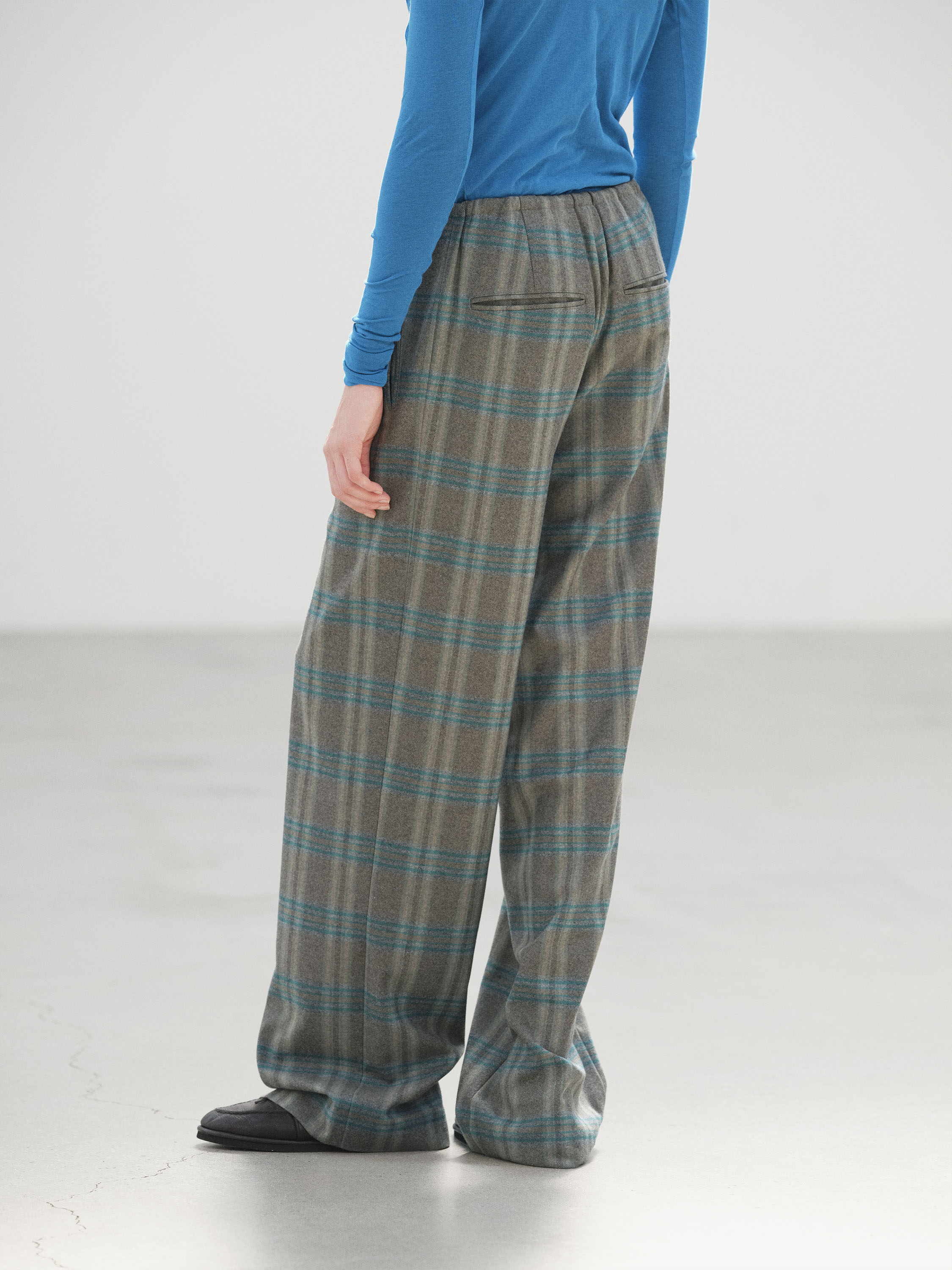 WOOL FULLING FLANNEL DRAWSTRING PANTS - AURALEE Official Website