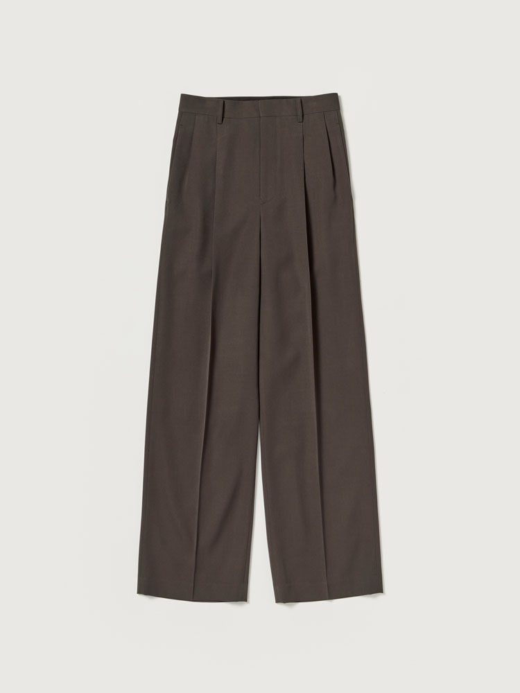 LIGHT WOOL MAX GABARDINE TWO-TUCK SLACKS - AURALEE Official Website