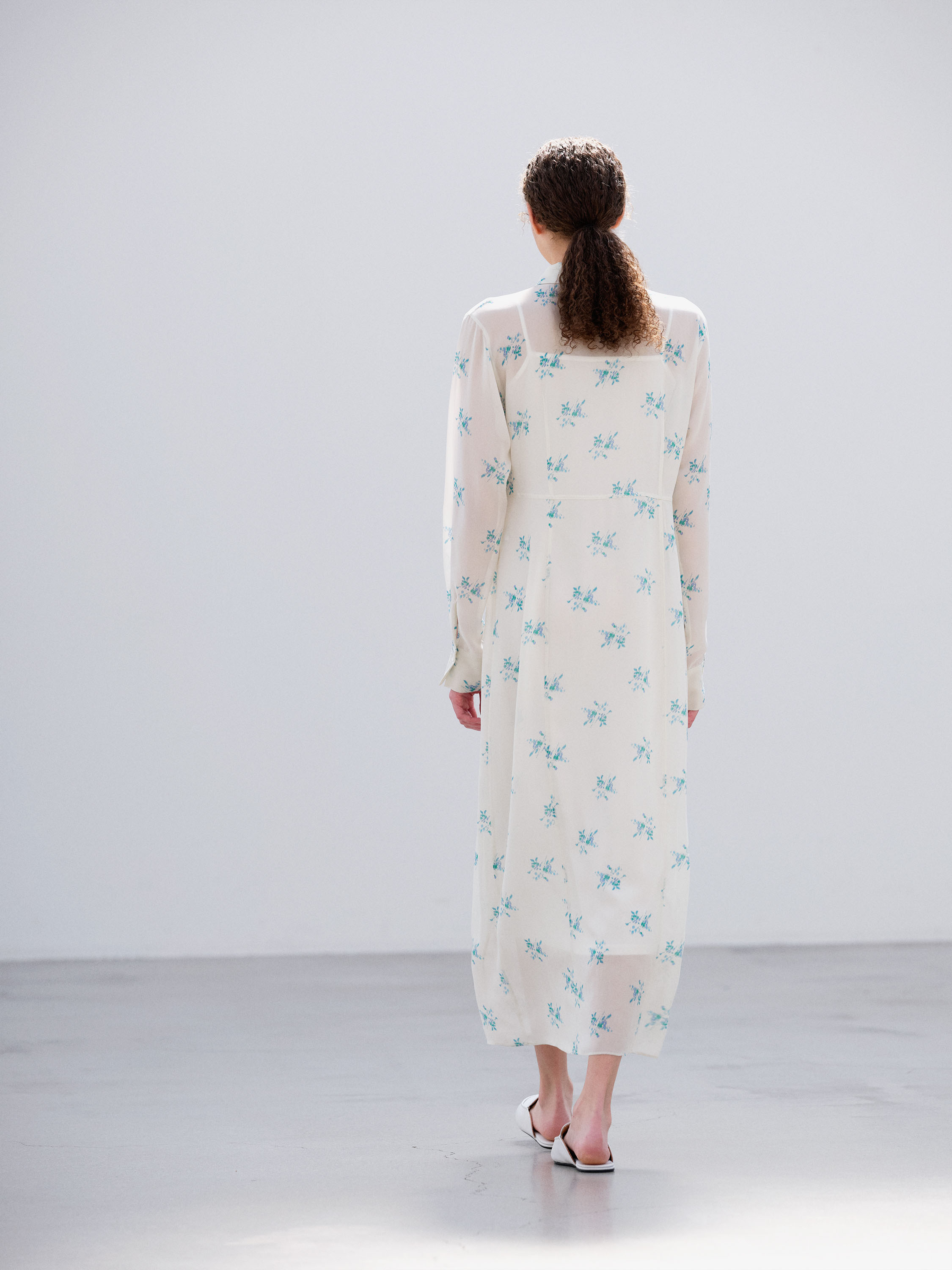 PRINTED AIRY SILK GEORGETTE DRESS 詳細画像 IVORY WHITE 5
