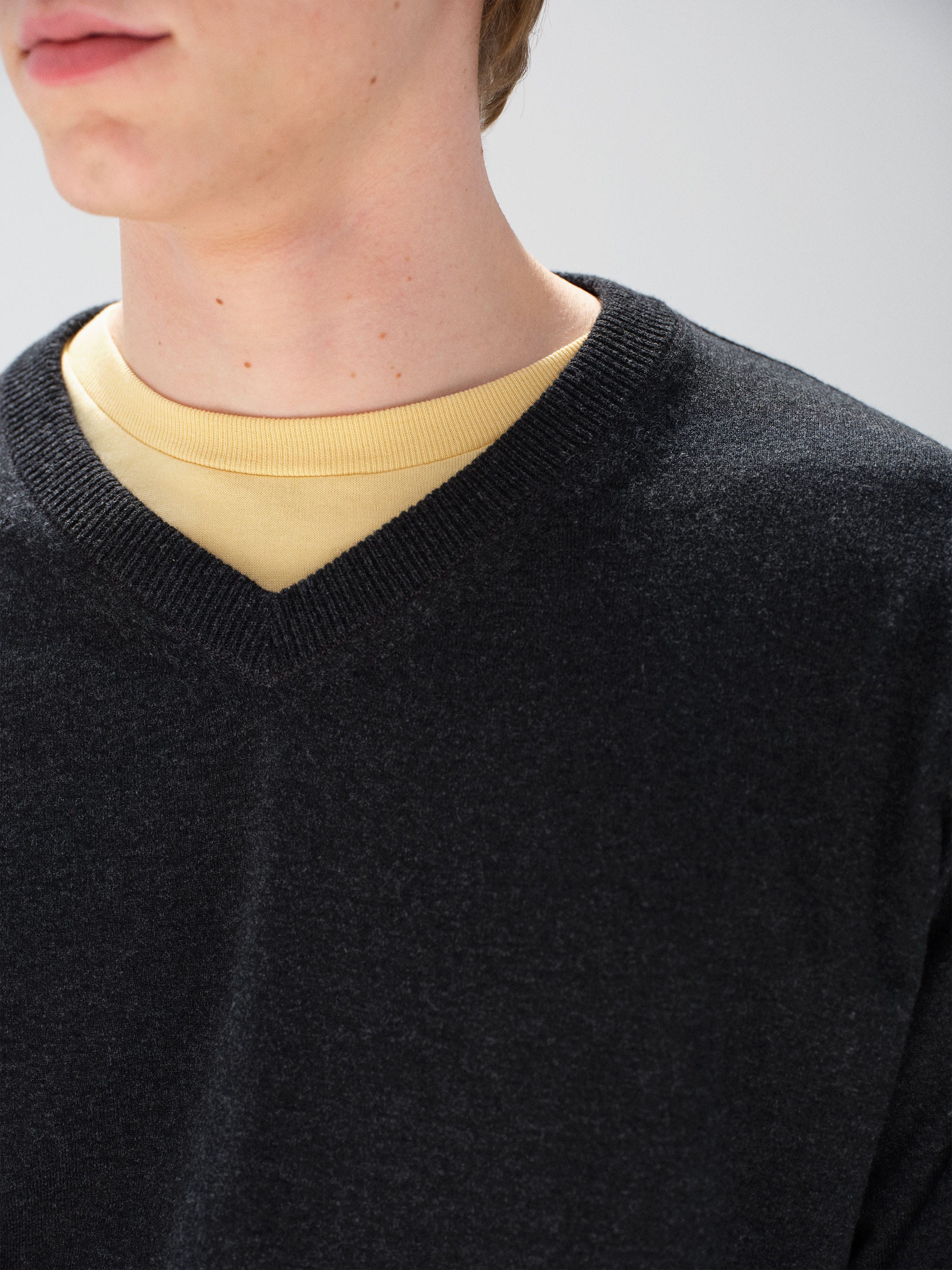 HIGH TWIST WOOL KNIT V-NECK P/O - AURALEE Official Website