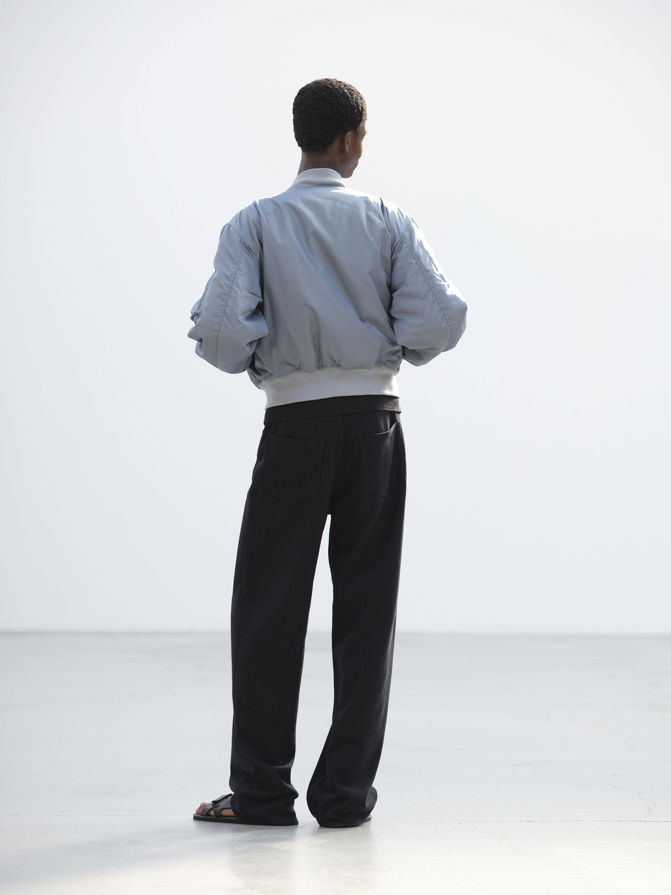 HIGH DENSITY SILK TWILL FLIGHT BLOUSON 詳細画像 BLUE GRAY 5