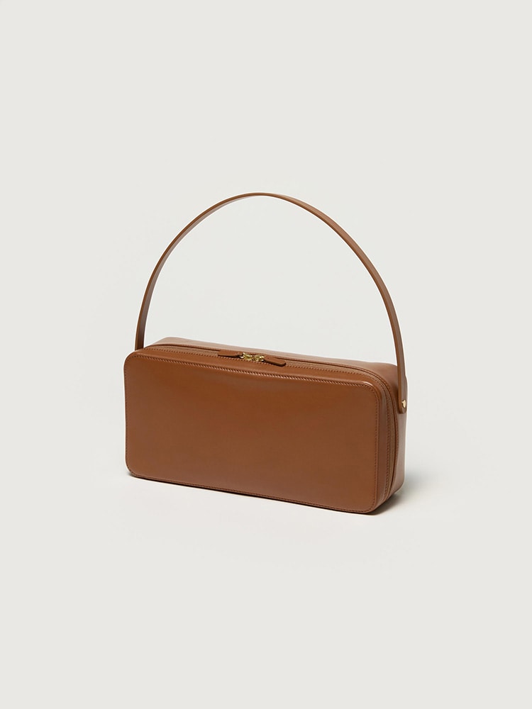 バッグ auralee LEATHER SQUARE BAG MADE BY AETA LEATHER SQUARE BAG MADE BY AETA - AURALEE Official Website