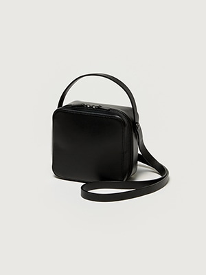 LEATHER SHOULDER BAG MADE BY AETA