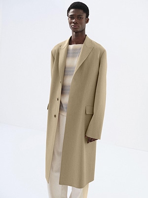 STRUCTURED WOOL GABARDINE HAND SEWN COAT