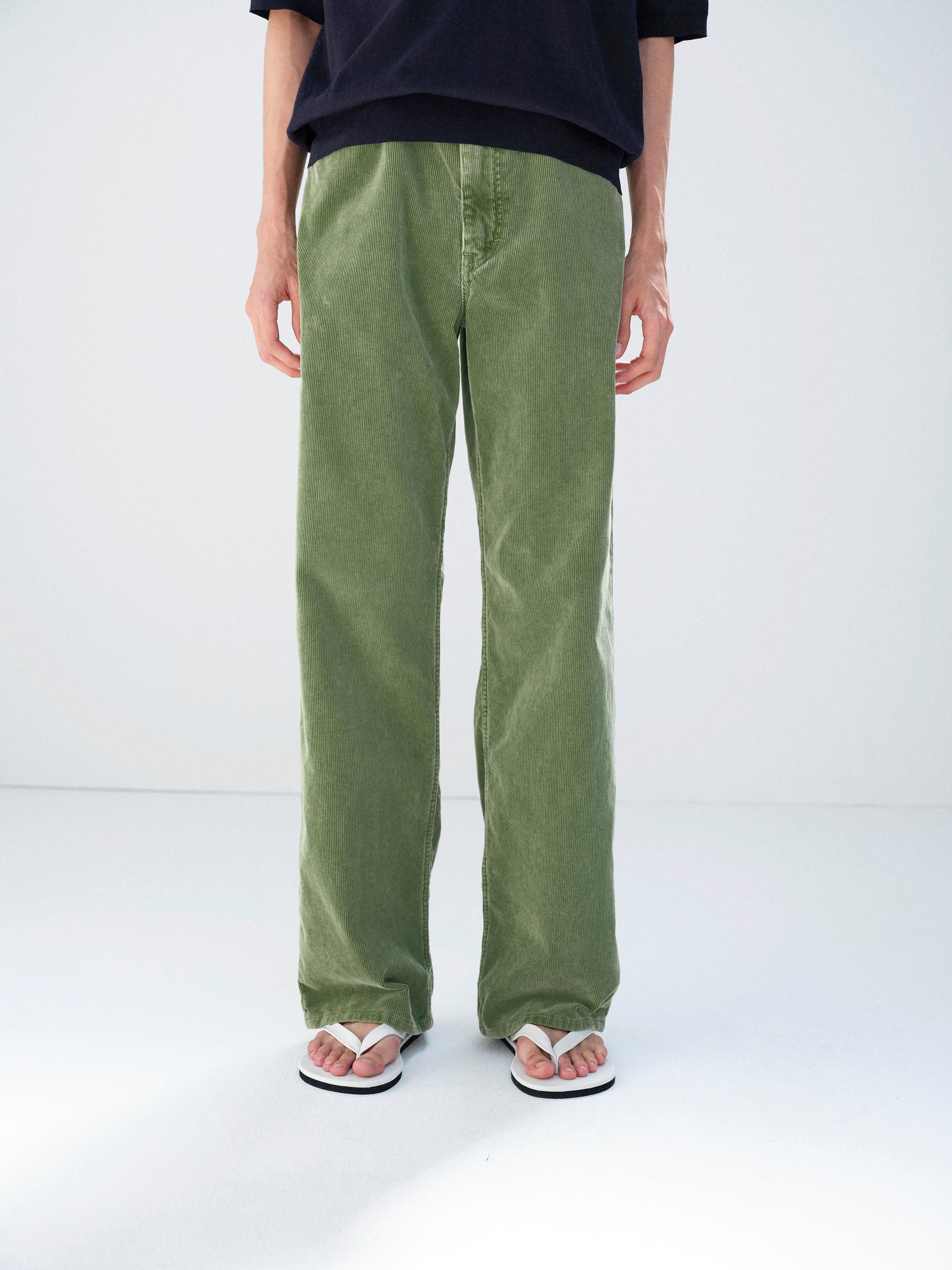 GARMENT-DYED FINX CORDUROY 5P WIDE PANTS 詳細画像 DUSTY GREEN 2