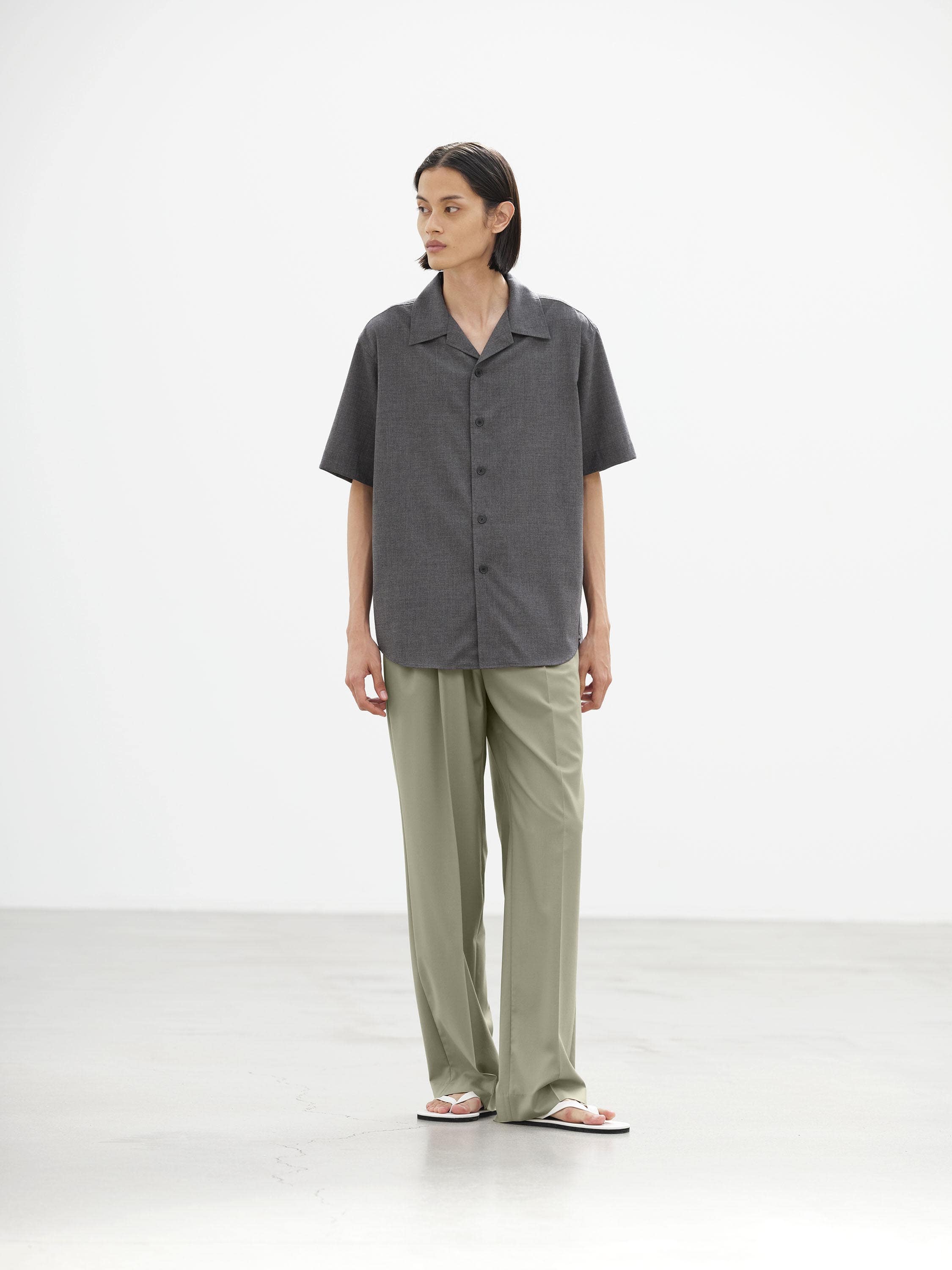 ULTRA FINE TROPICAL WOOL TWO-TUCK SLACKS - AURALEE Official Website